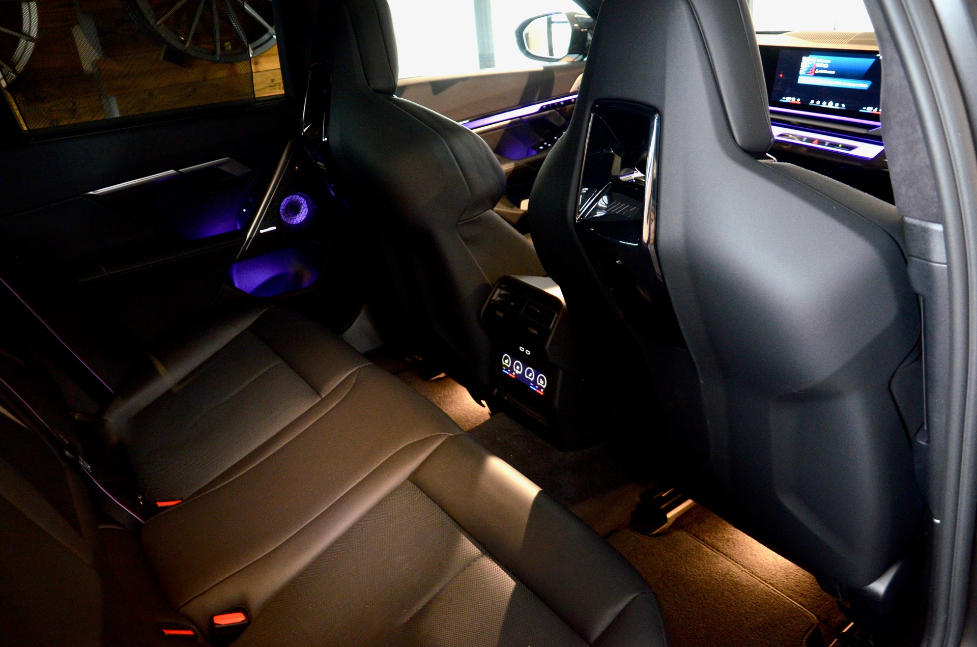 BMW M5 xDrive Touring-image-14