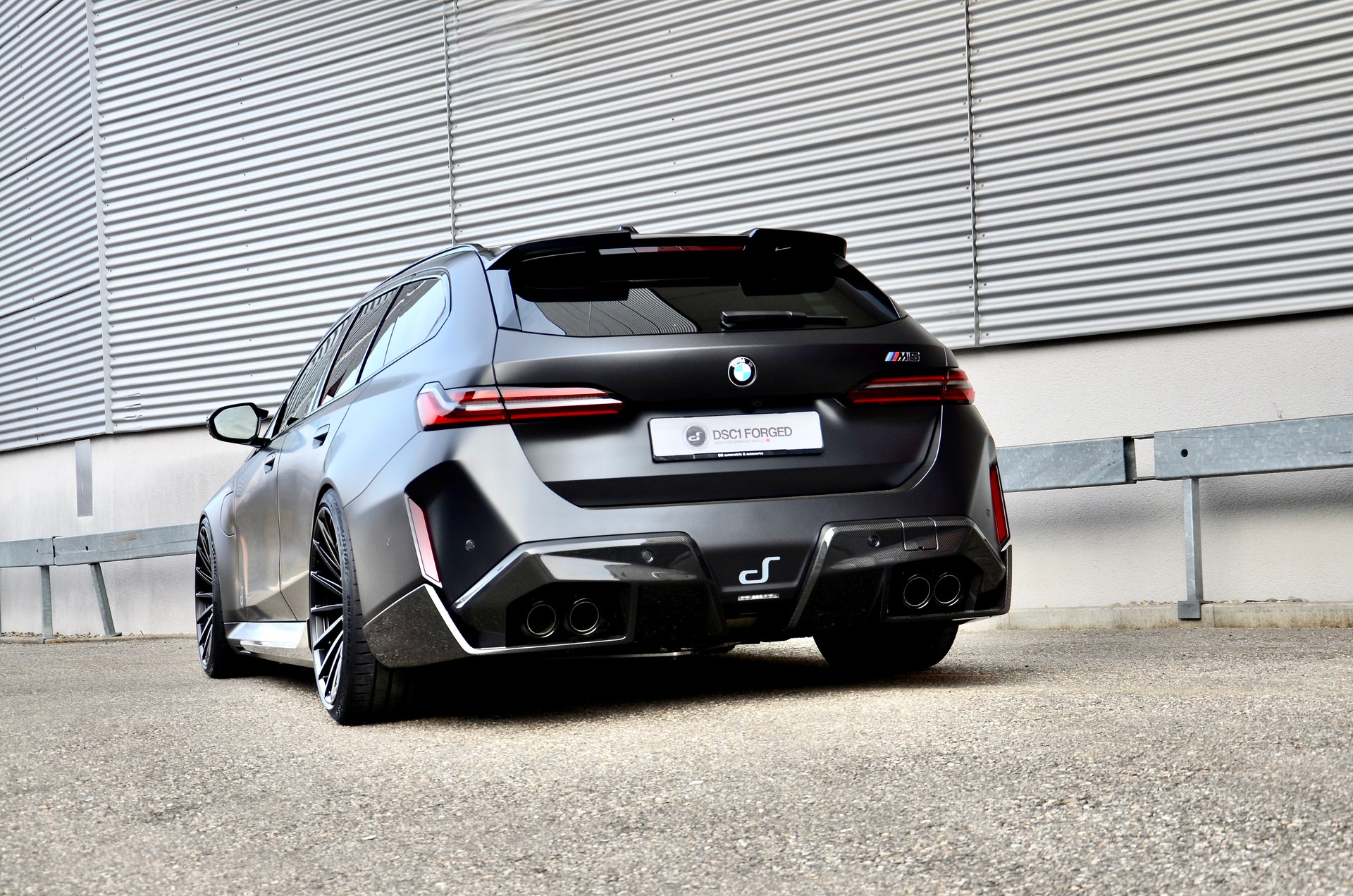 BMW M5 xDrive Touring-image-10