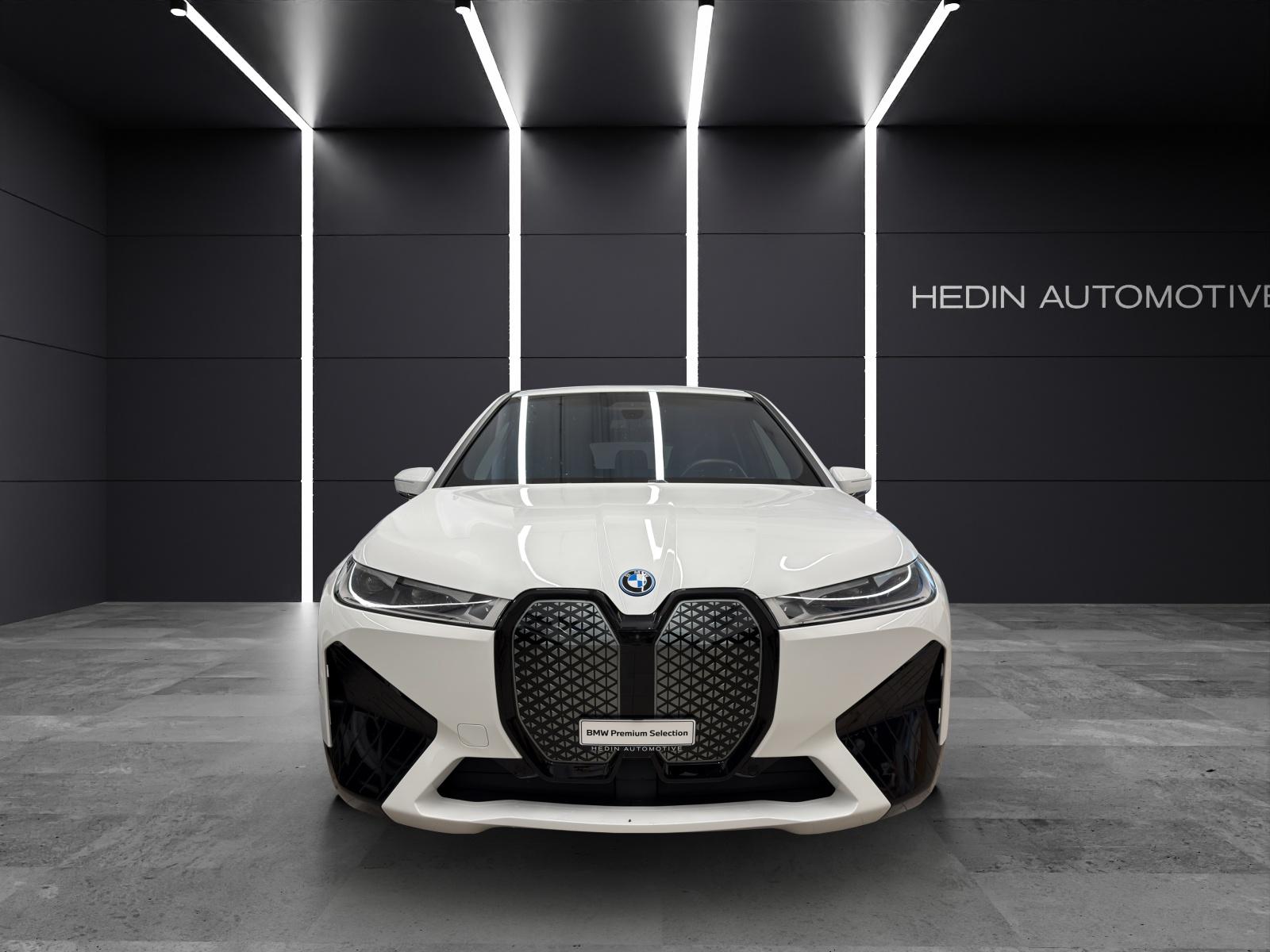 BMW iX xDrive40-image-6