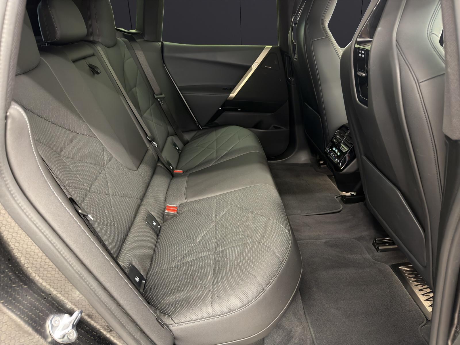 BMW iX xDrive40-image-13