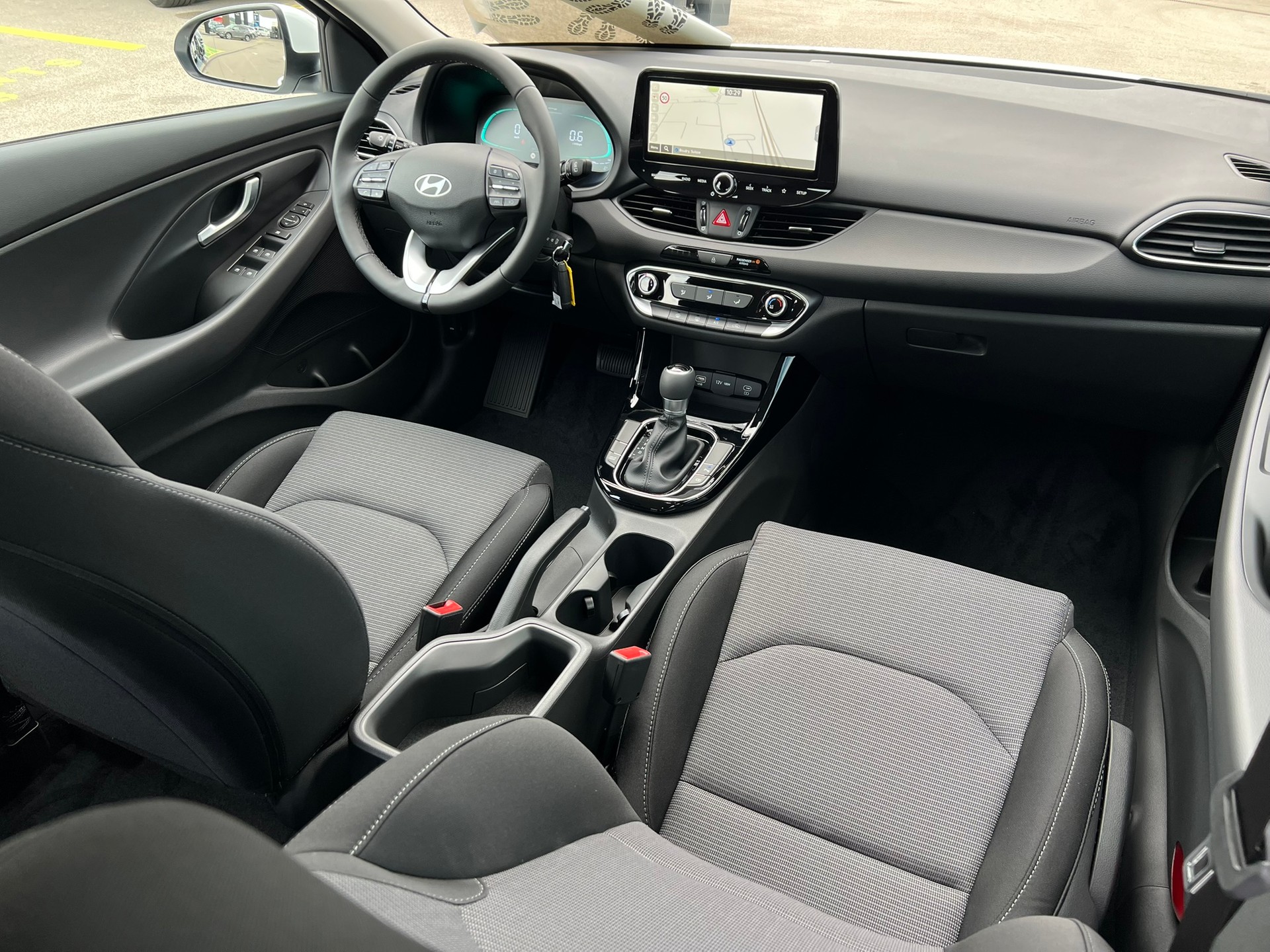 HYUNDAI i30 1.5 T-GDi Amplia 48V MH DCT-image-7