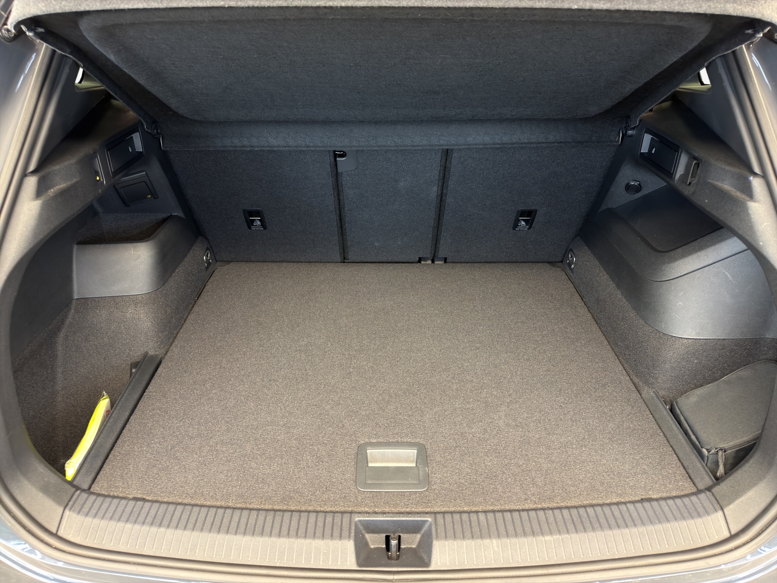 VW Tiguan 2.0 TDI SCR R-Line 4Motion DSG-image-12