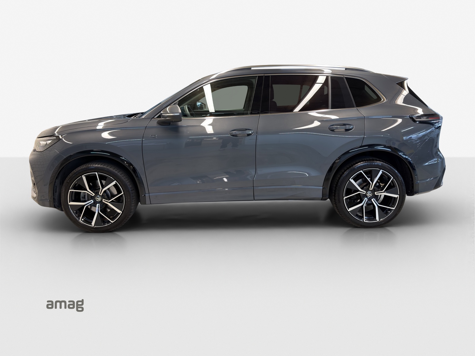 VW Tiguan 2.0 TDI SCR R-Line 4Motion DSG-showroom-element-1