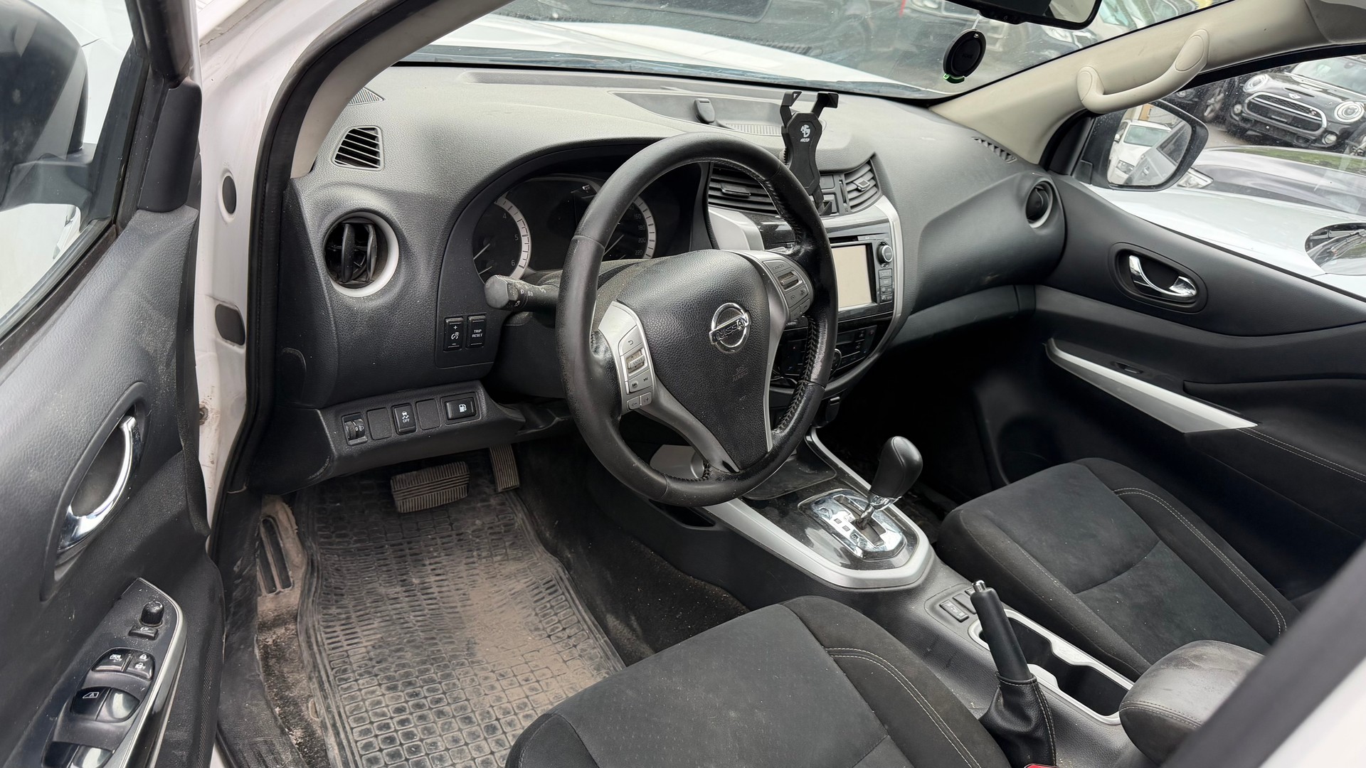 NISSAN Navara Double Cab N-Guard 2.3 dCi 4WD Automatic-image-5