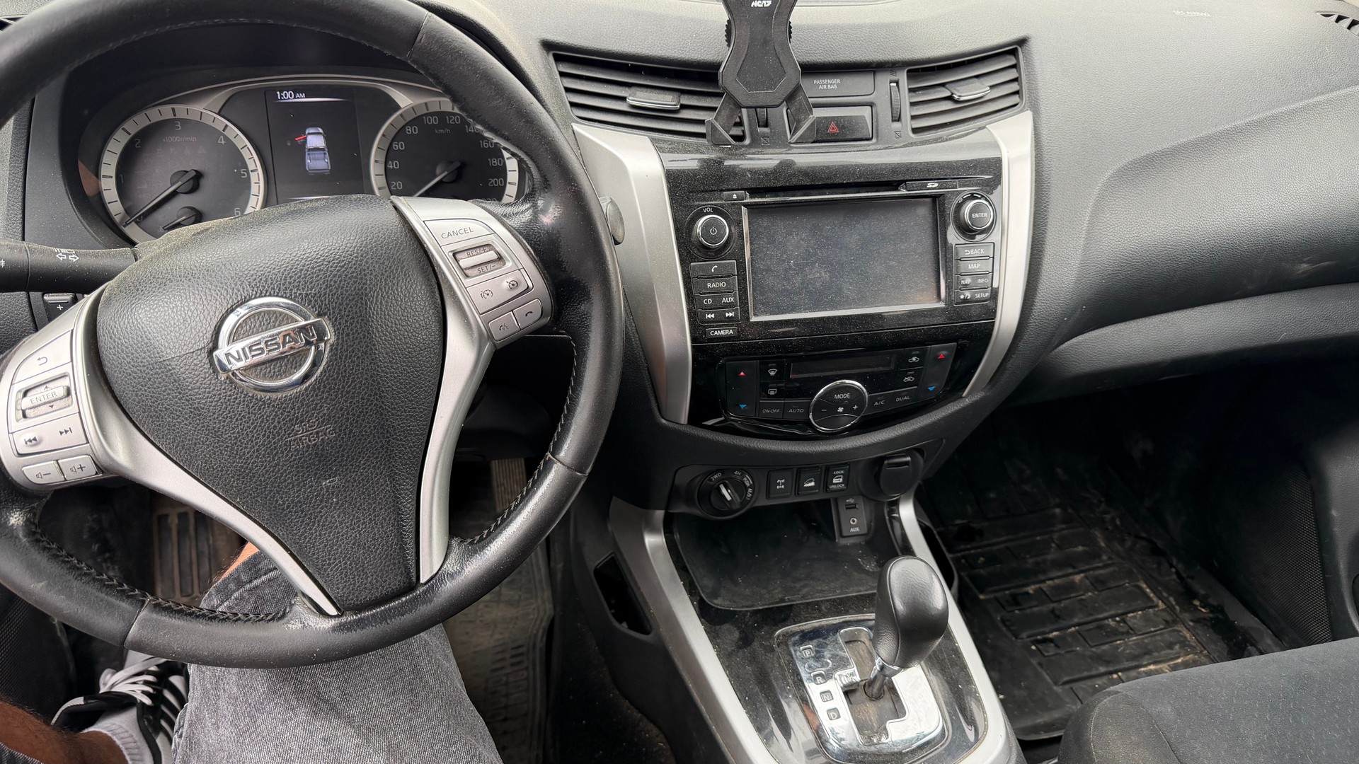 NISSAN Navara Double Cab N-Guard 2.3 dCi 4WD Automatic-image-6