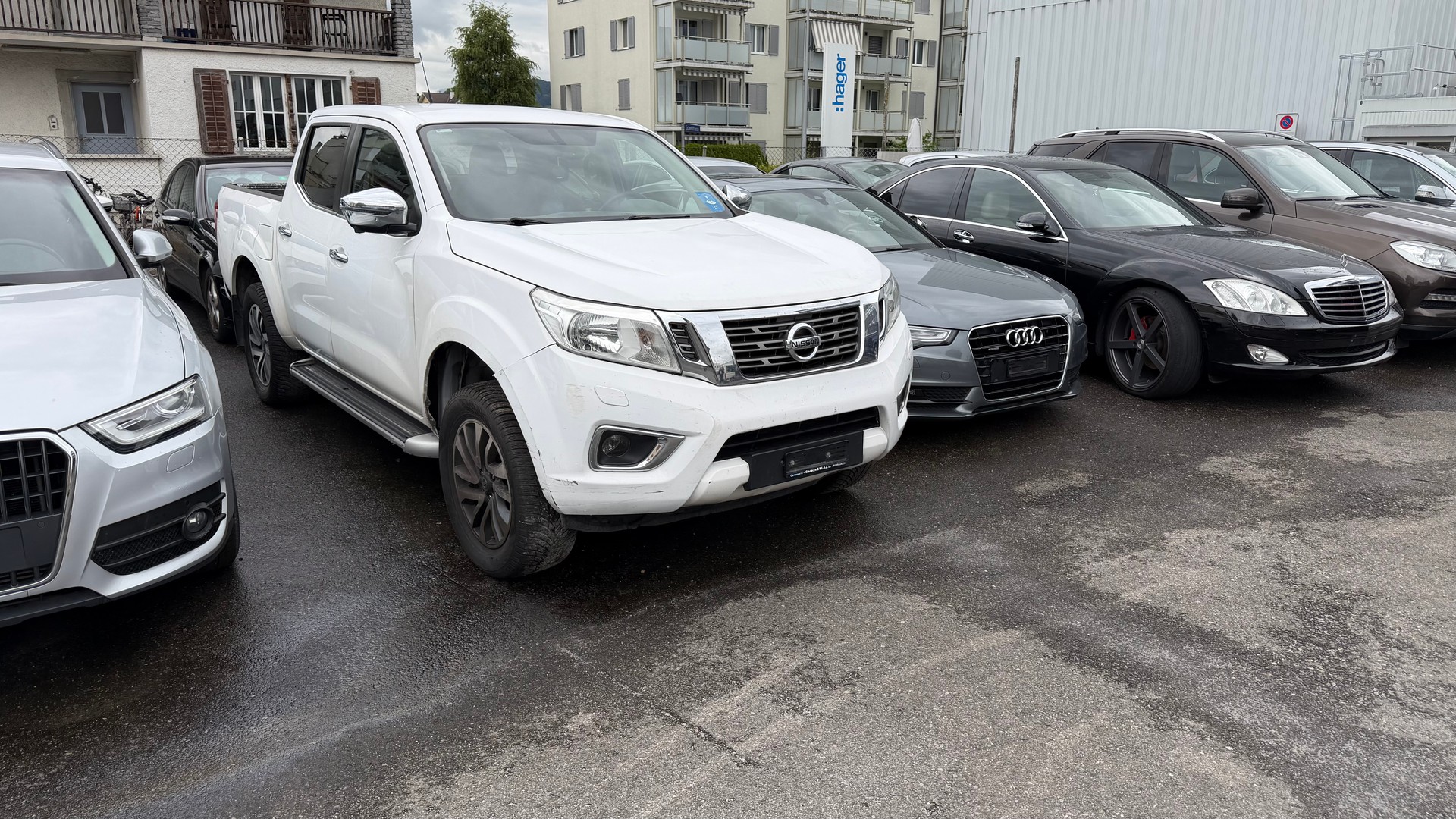 NISSAN Navara Double Cab N-Guard 2.3 dCi 4WD Automatic