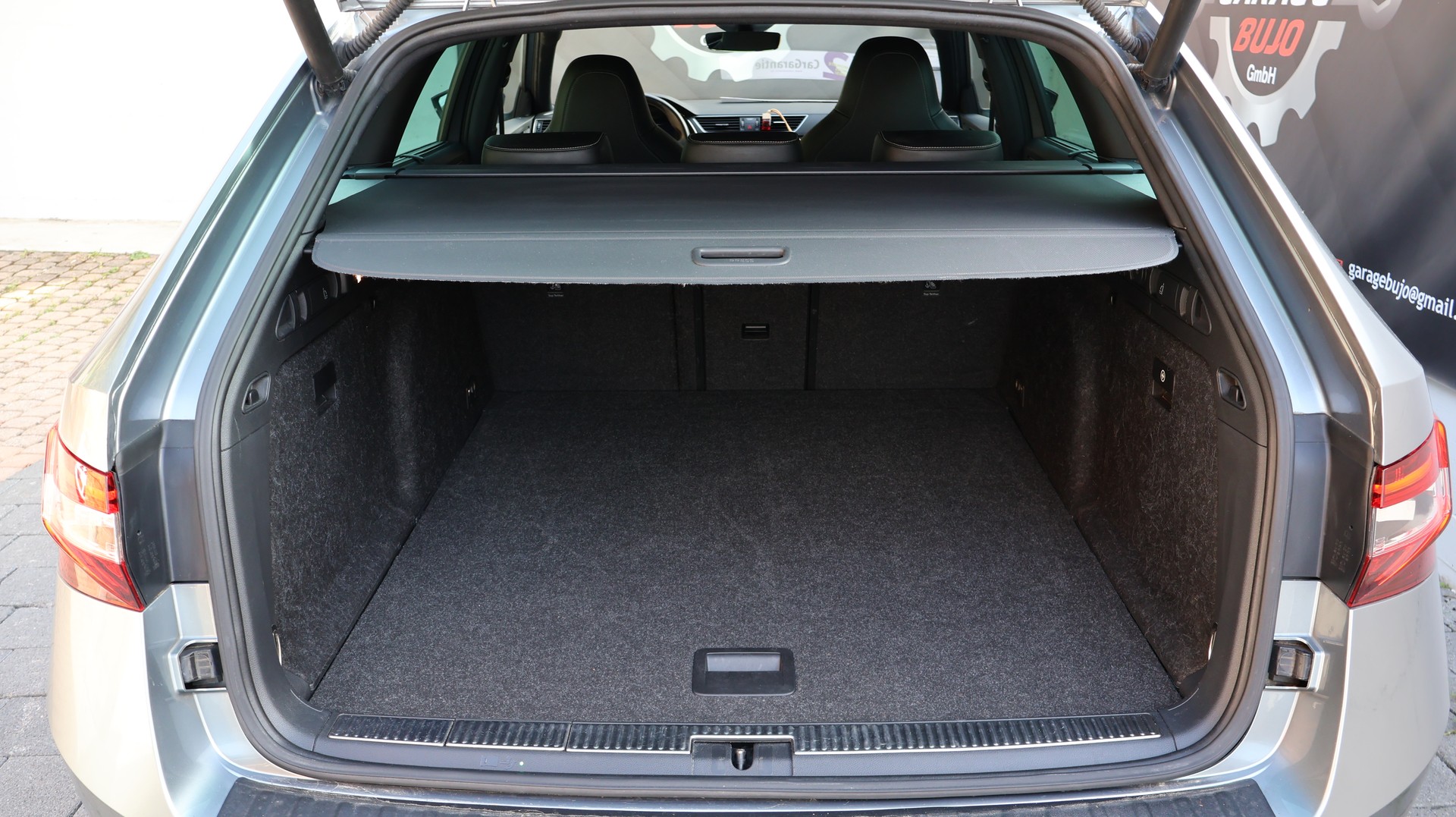 SKODA Superb Combi 2.0 TDi SportLine+ 4x4 DSG-image-12
