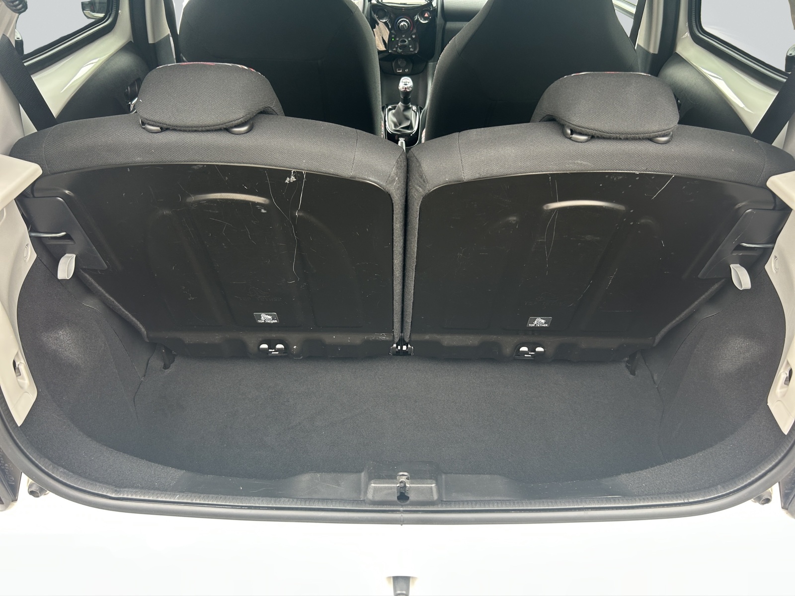 CITROEN C1 1.0 VTi Shine S/S-image-9