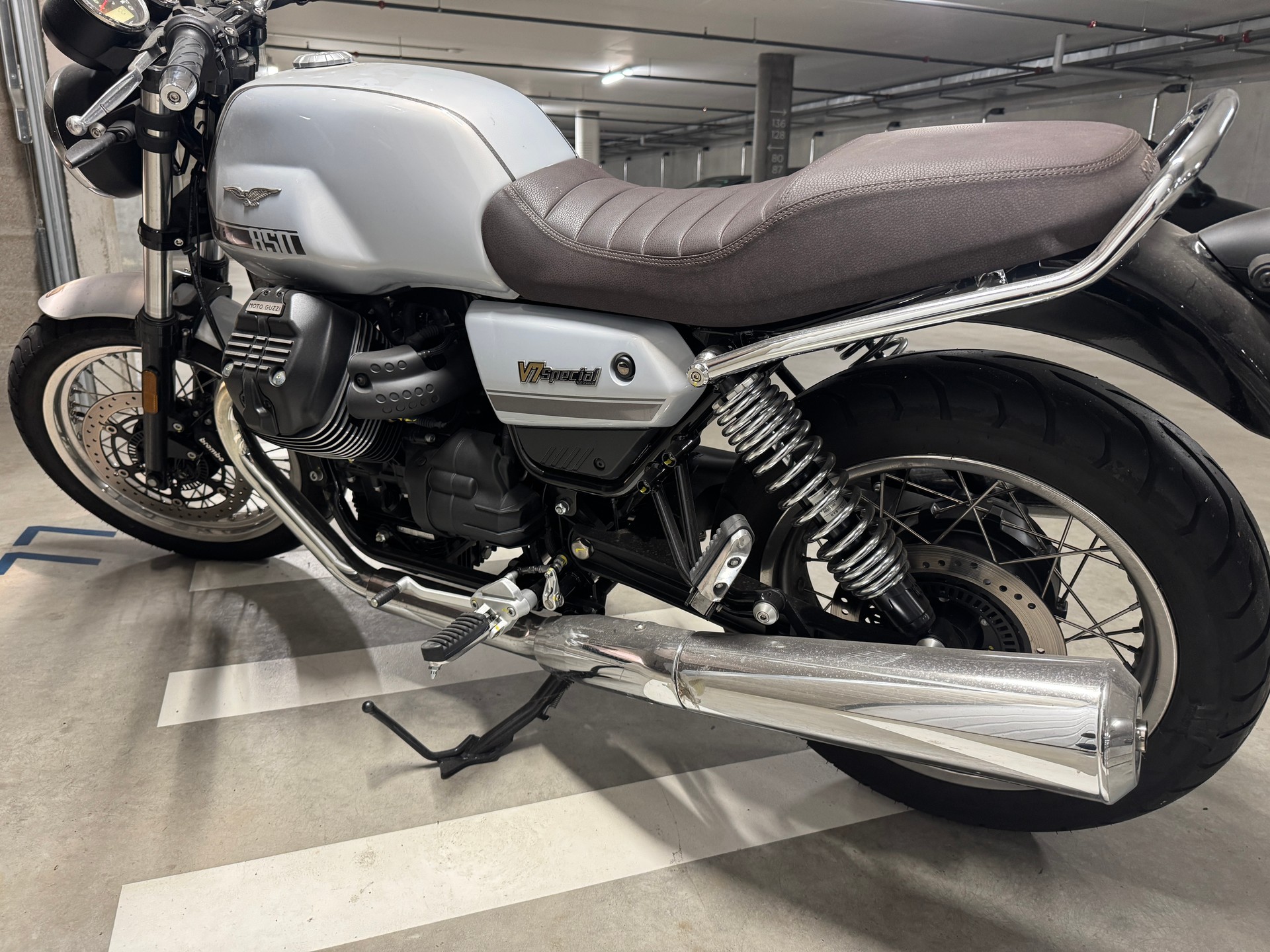 MOTO GUZZI V7-image-3