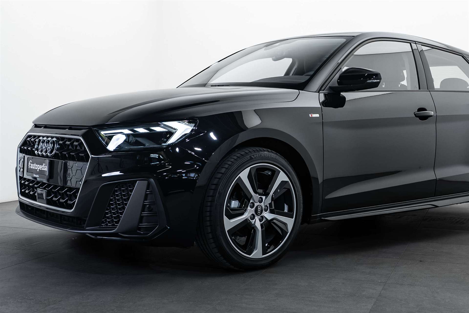 AUDI A1 Sportback 30 TFSi S-Line S-Tronic Automat-showroom-element-1
