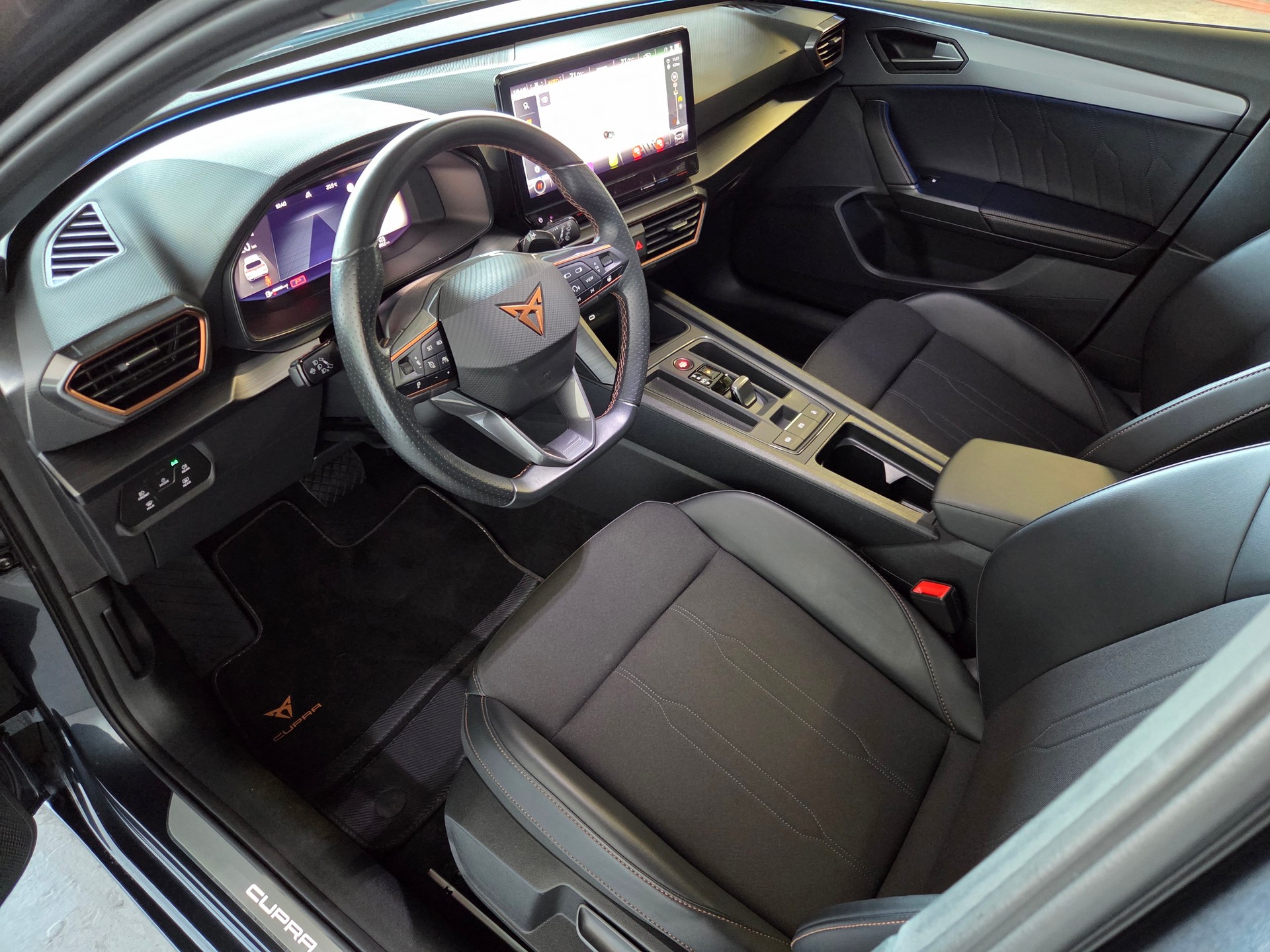 CUPRA Leon 1.5 eTSI DSG-showroom-element-3