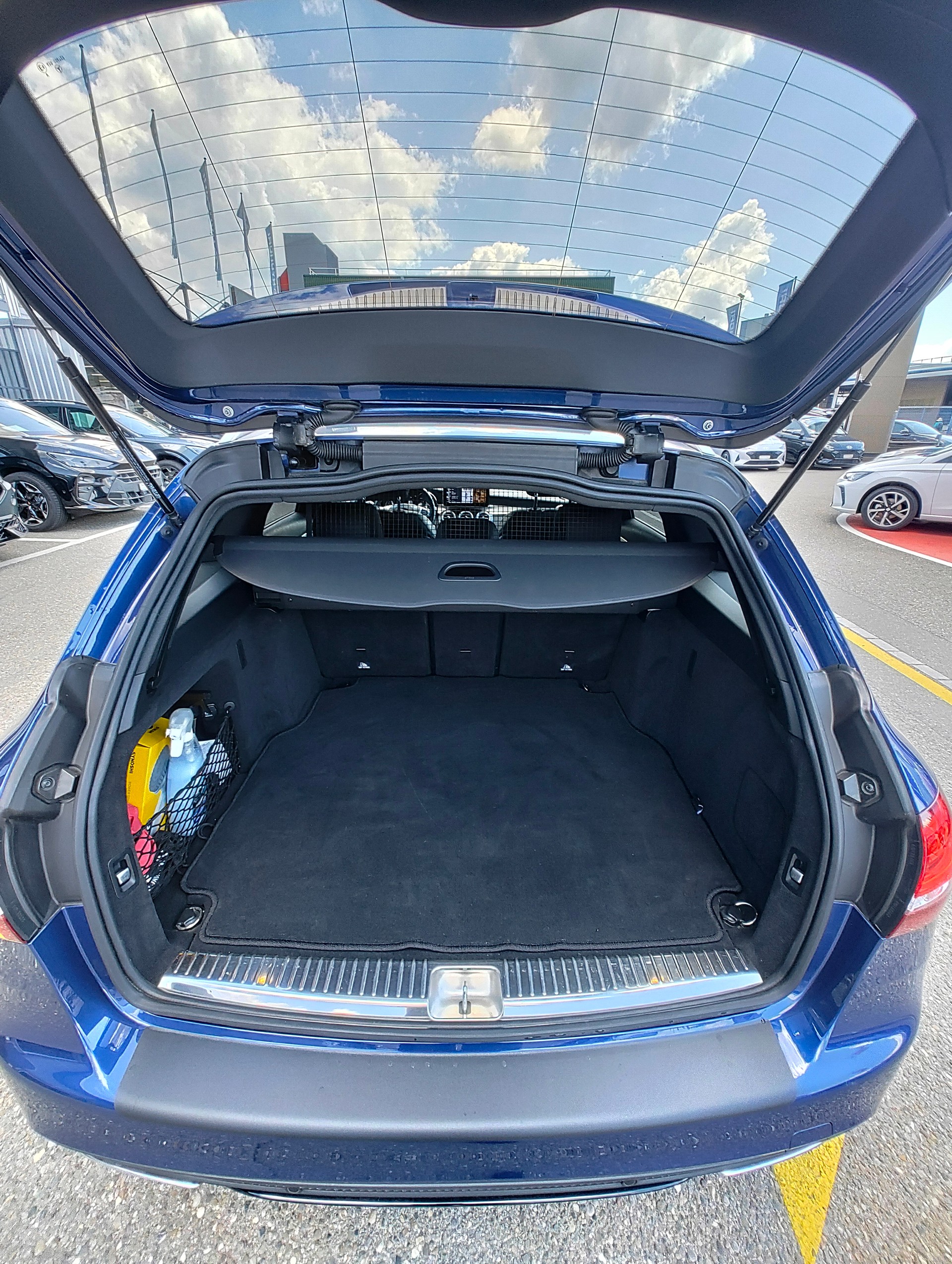 MERCEDES-BENZ C300 AMG Line 9G-Tronic-image-3