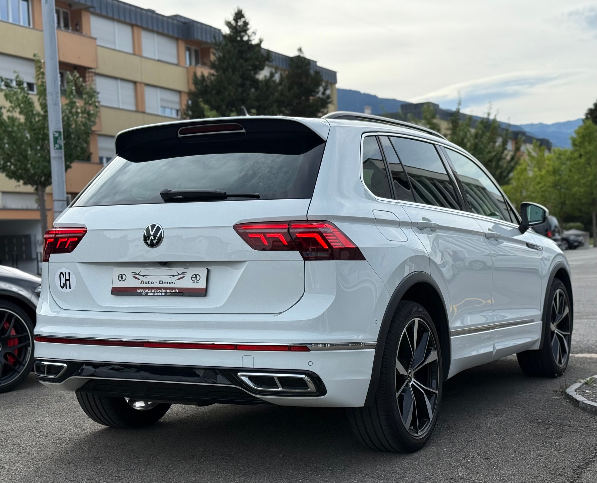 VW Tiguan 2.0 TDI SCR R-Line DSG-showroom-element-3
