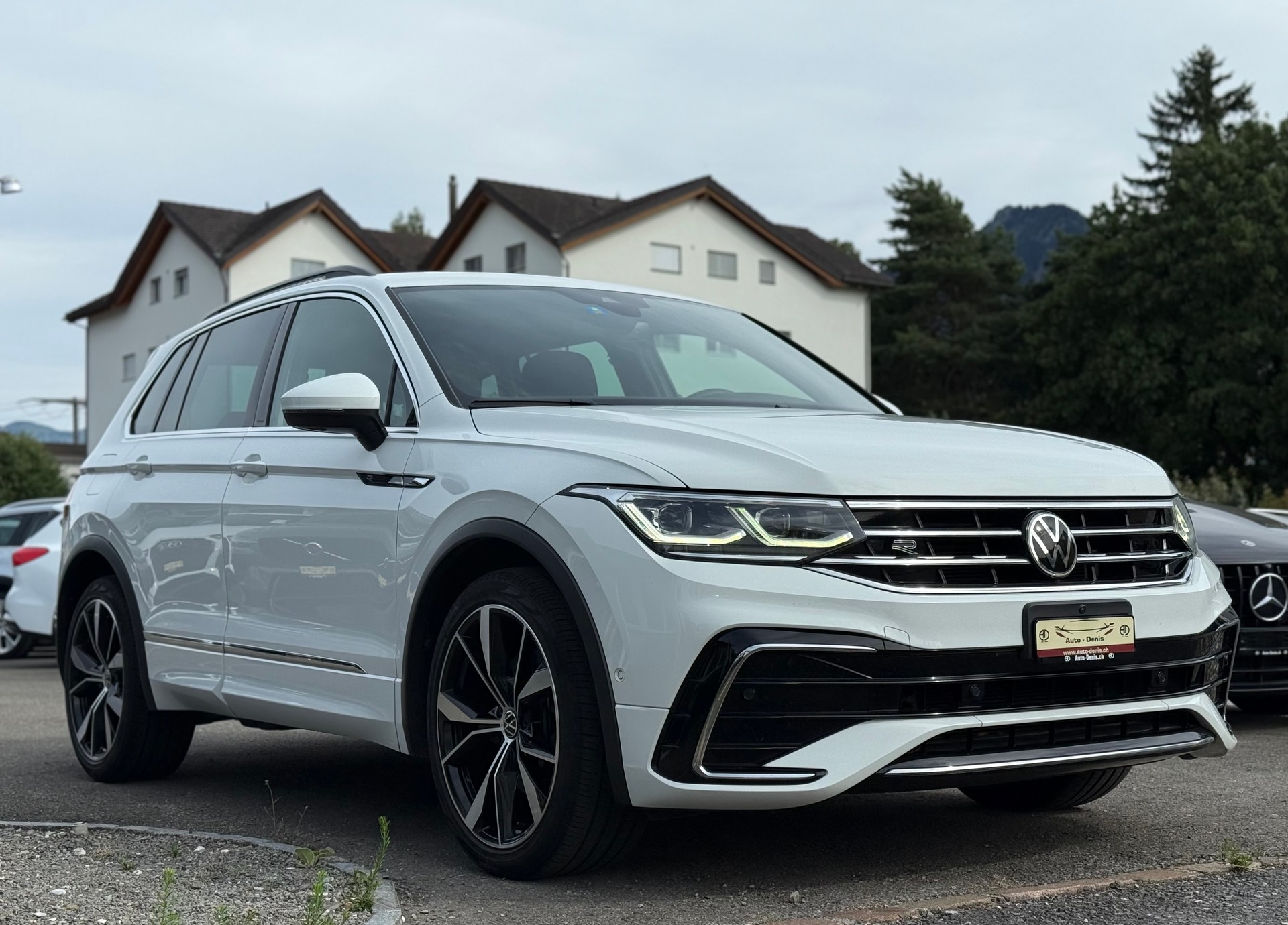 VW Tiguan 2.0 TDI SCR R-Line DSG-showroom-element-2