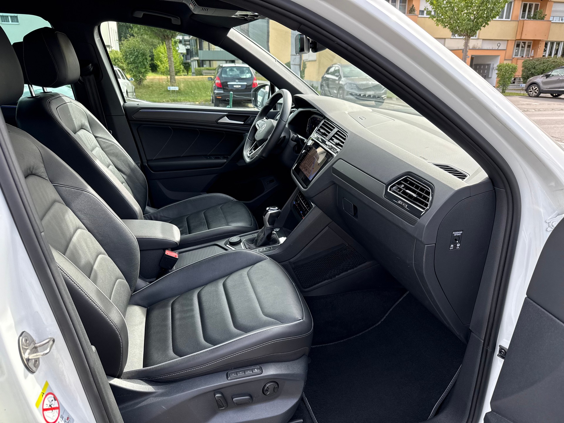 VW Tiguan 2.0 TDI SCR R-Line DSG-image-19