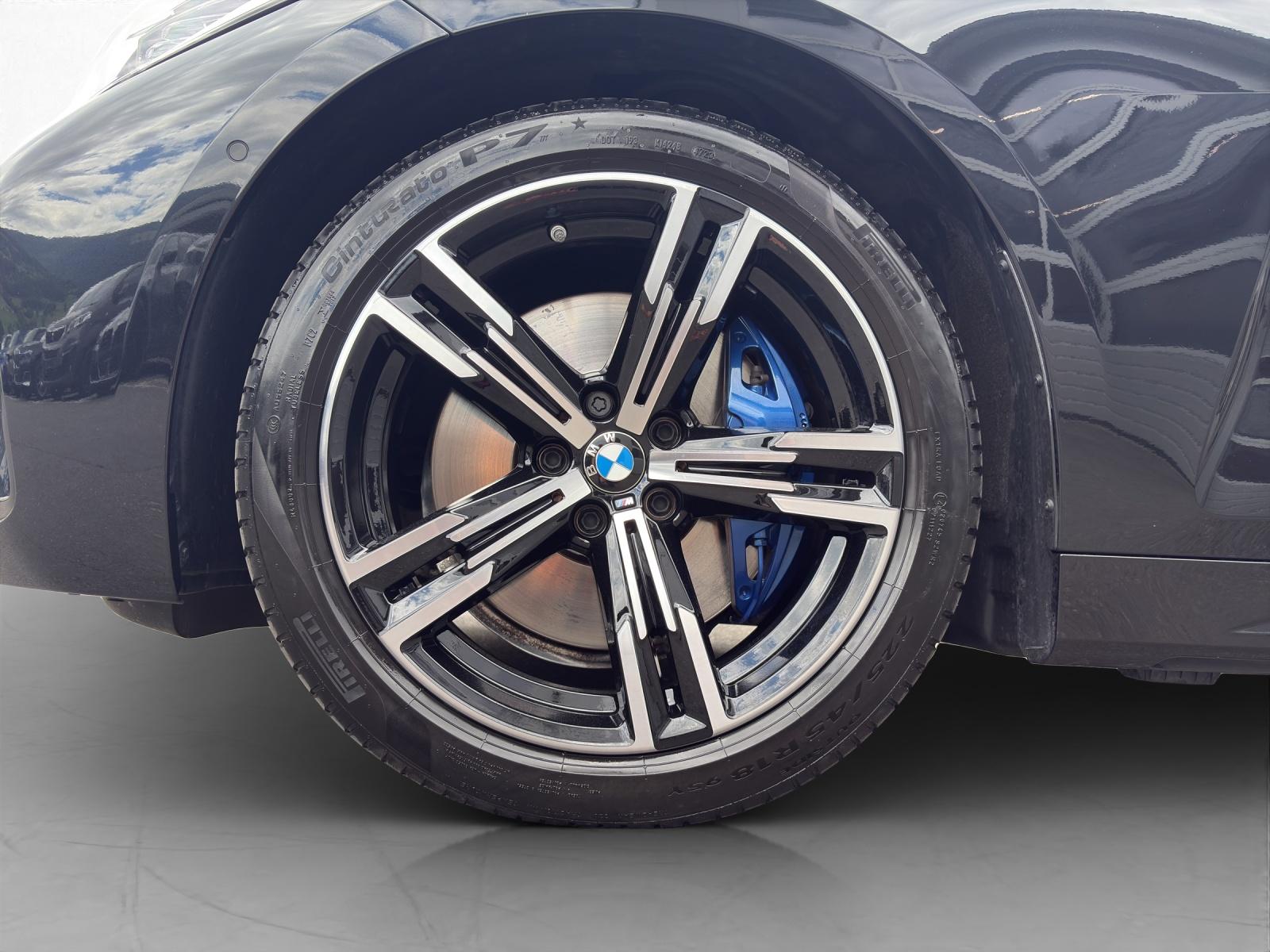 BMW M440i xDrive Cabrio-image-8
