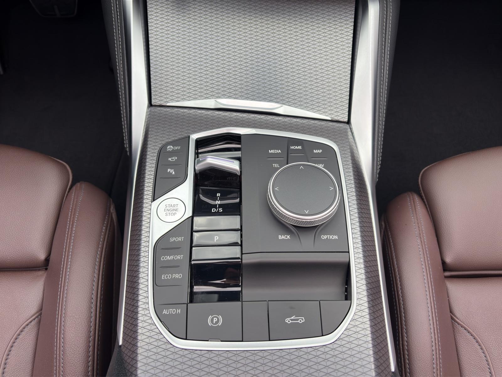 BMW M440i xDrive Cabrio-image-20