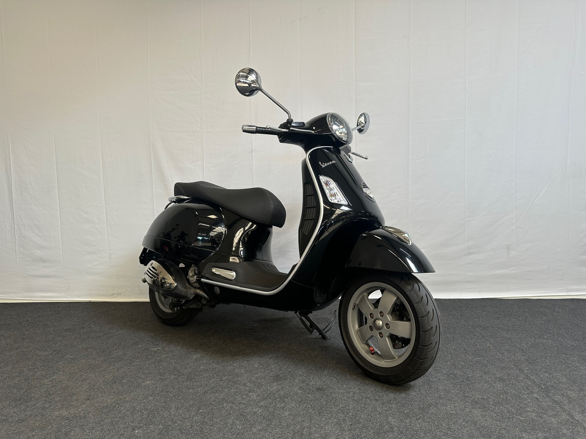 PIAGGIO Vespa GTS 250 i.e.-image-2