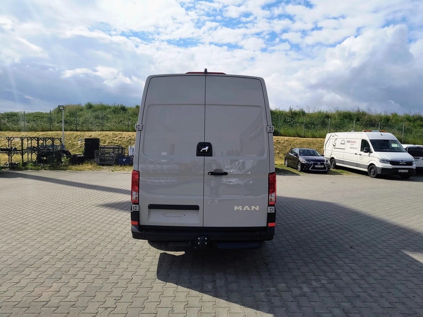 MAN TGE 3.5 4x4 Automat Kasten-showroom-element-3