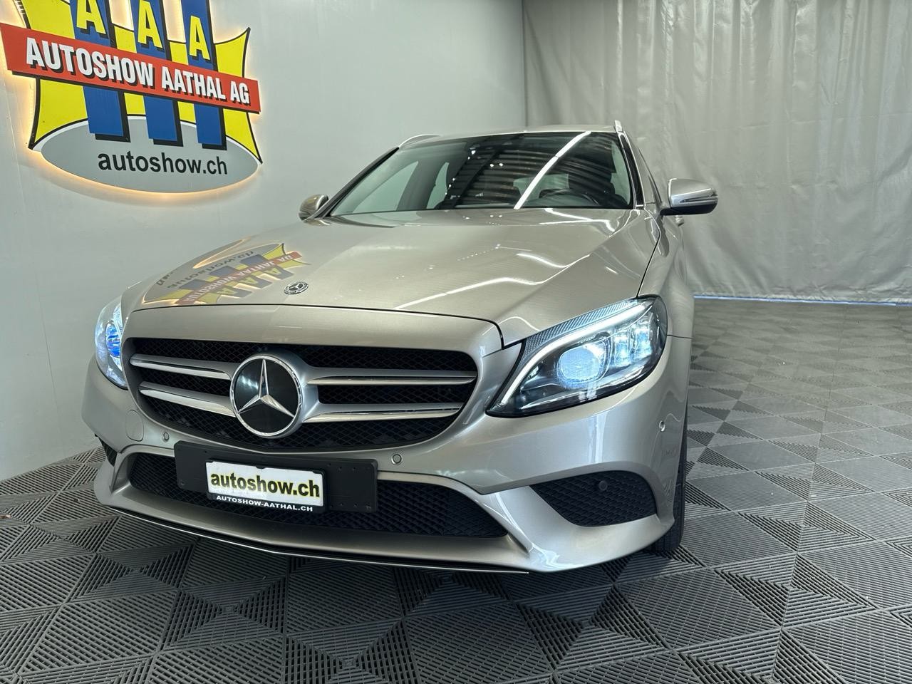 MERCEDES-BENZ C 300 e T-Modell Avantgarde 9G-Tronic-image-16