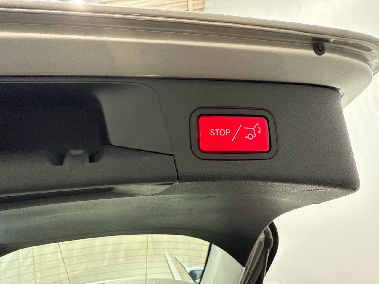 MERCEDES-BENZ C 300 e T-Modell Avantgarde 9G-Tronic-image-12