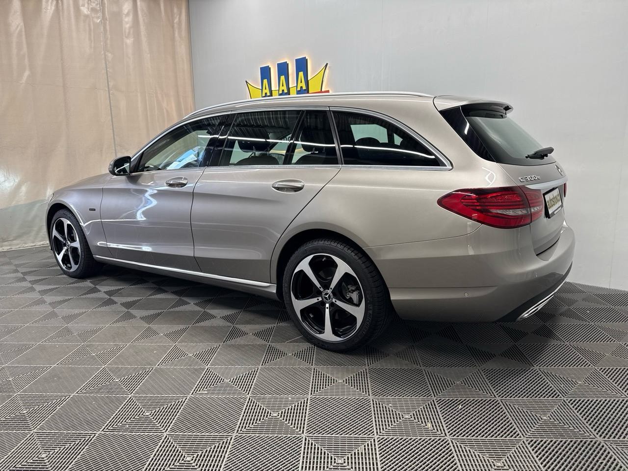 MERCEDES-BENZ C 300 e T-Modell Avantgarde 9G-Tronic-showroom-element-1