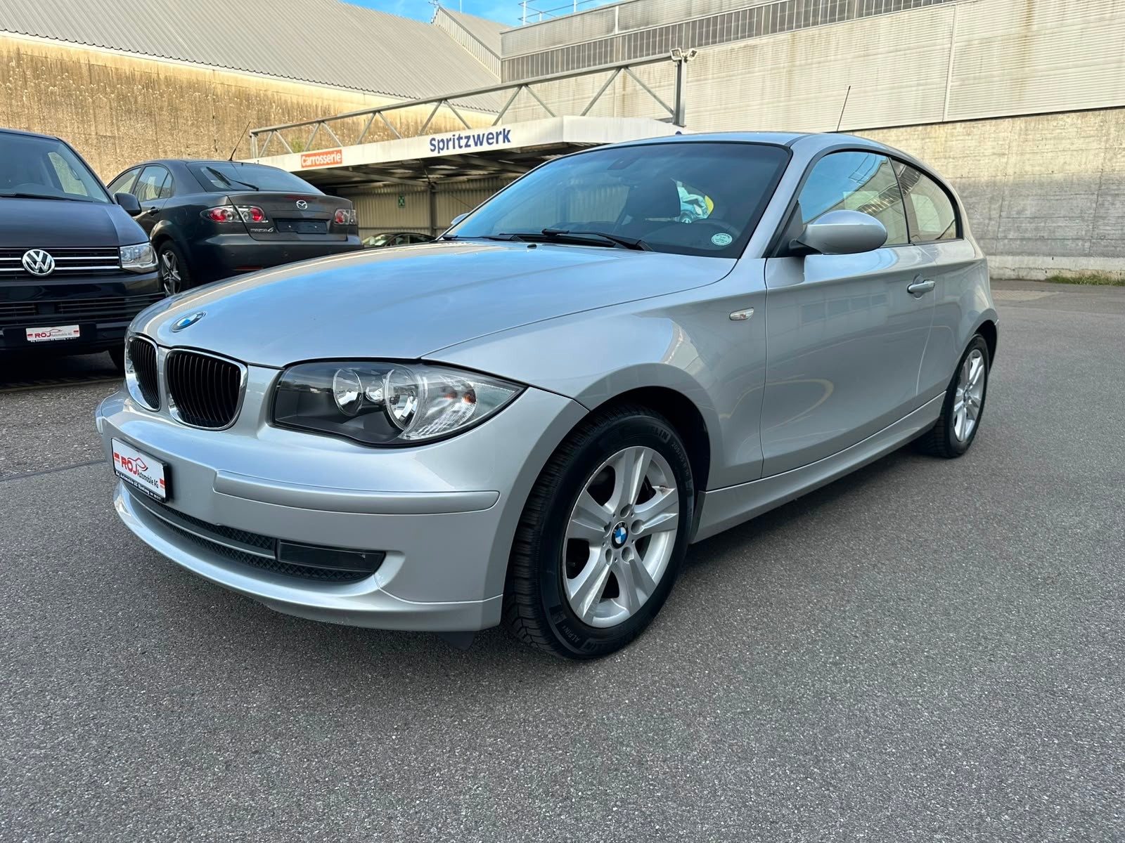BMW 118d Access-showroom-element-1