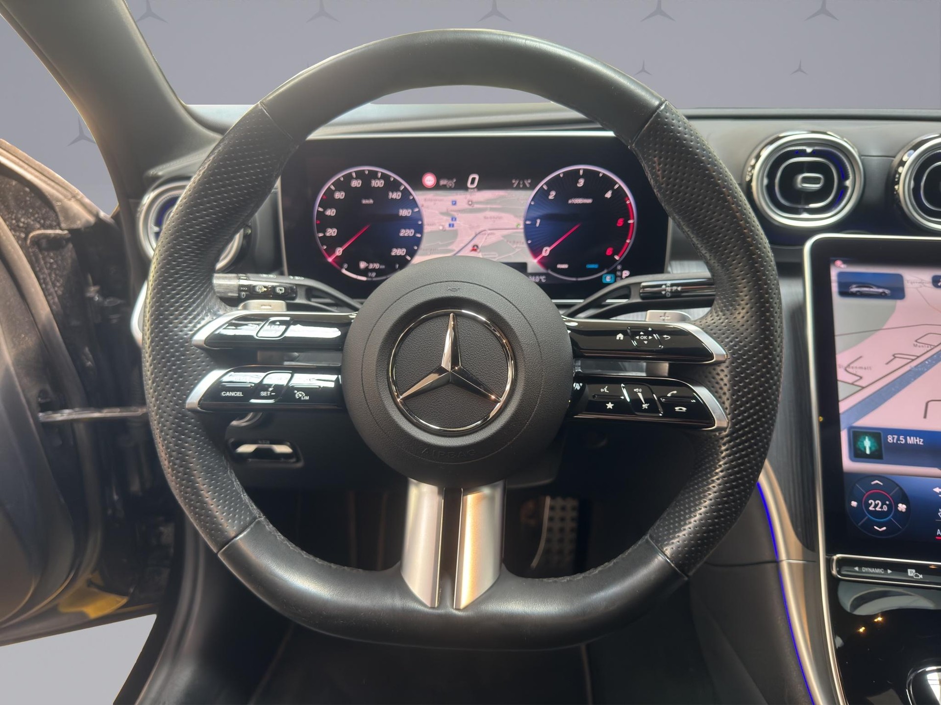 MERCEDES-BENZ C 220 d AMG Line 4matic Kombi-image-11