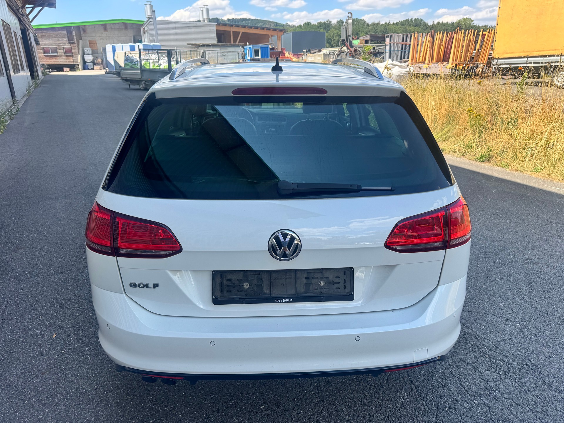 VW Golf Variant 2.0 TDI Highline 4Motion R-line-image-4
