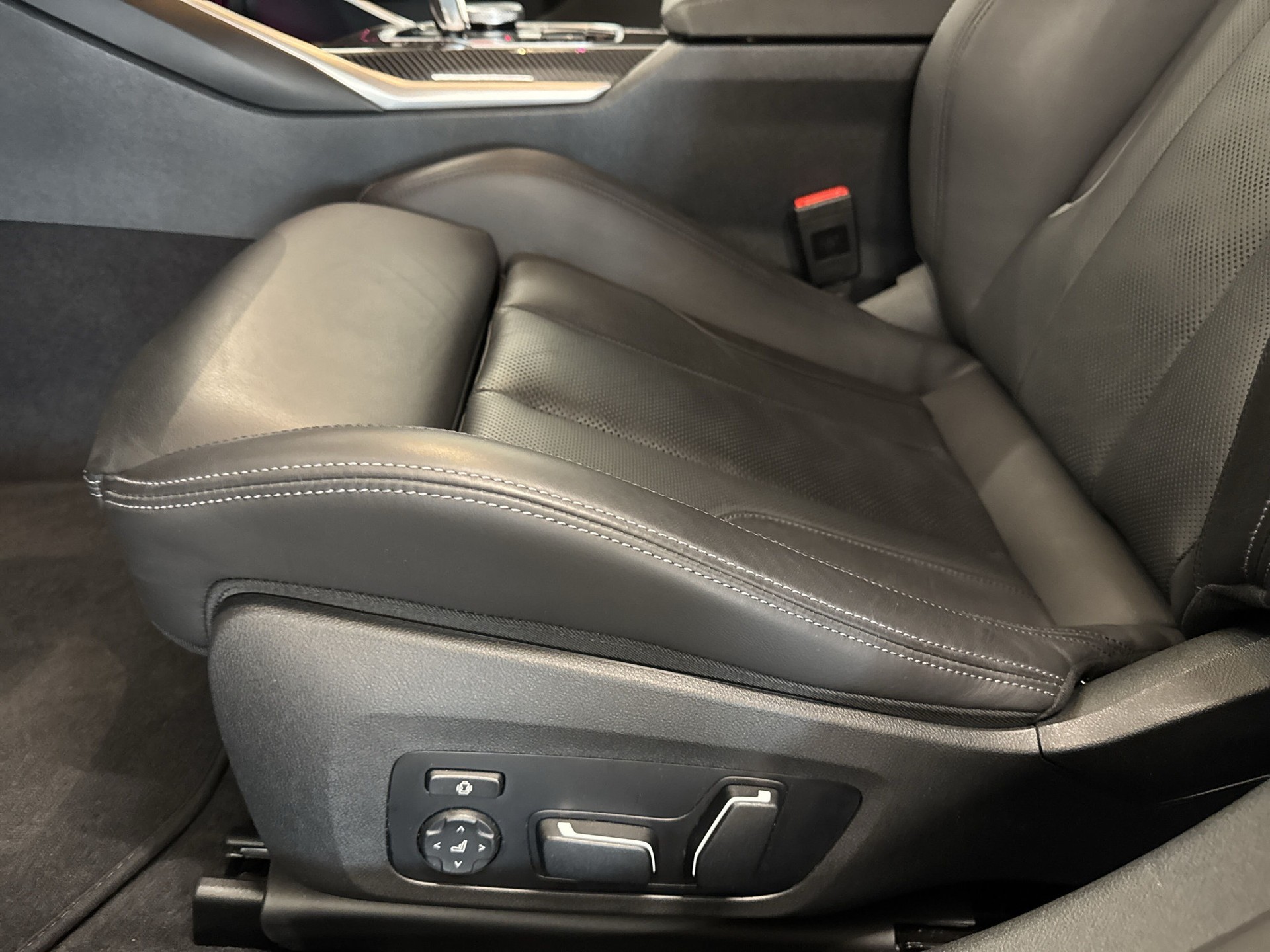 BMW M3 Competition M xDrive-image-17