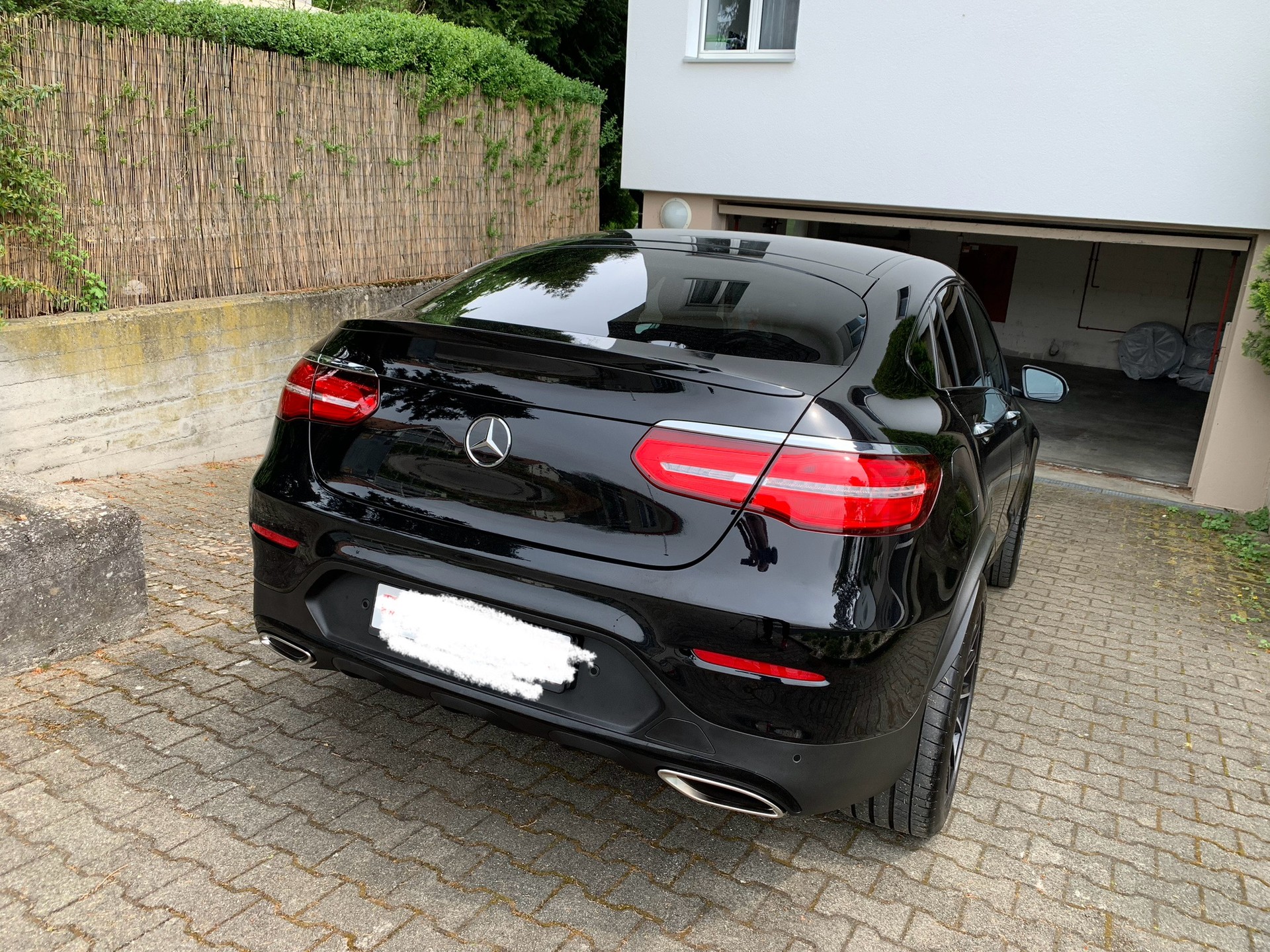 MERCEDES-BENZ GLC 300 AMG Line 4m-image-4