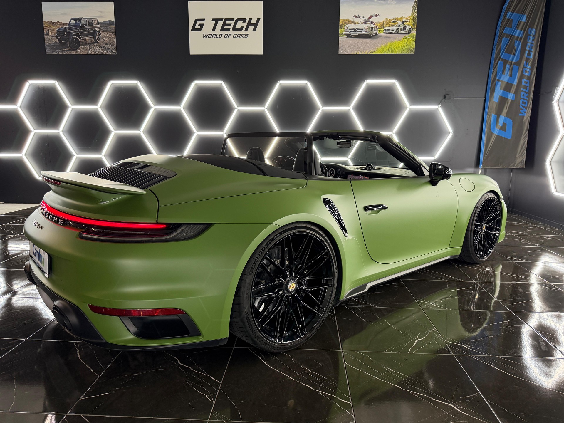 PORSCHE 911 Turbo S Cabriolet PDK-showroom-element-3