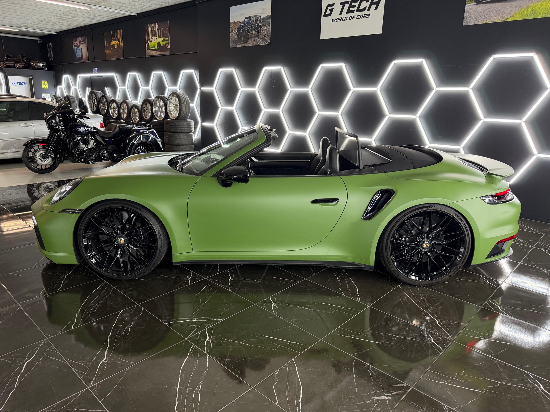 PORSCHE 911 Turbo S Cabriolet PDK-showroom-element-1