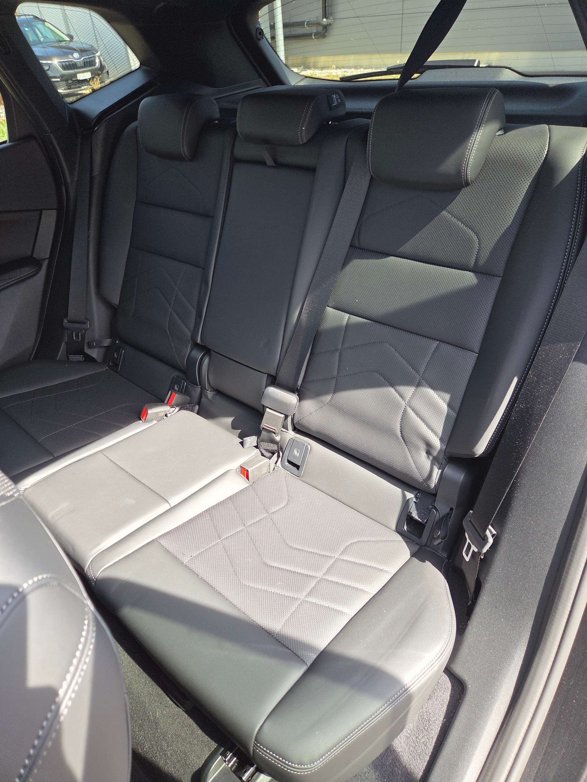 BMW 218d Active Tourer M Sport DKG-image-10