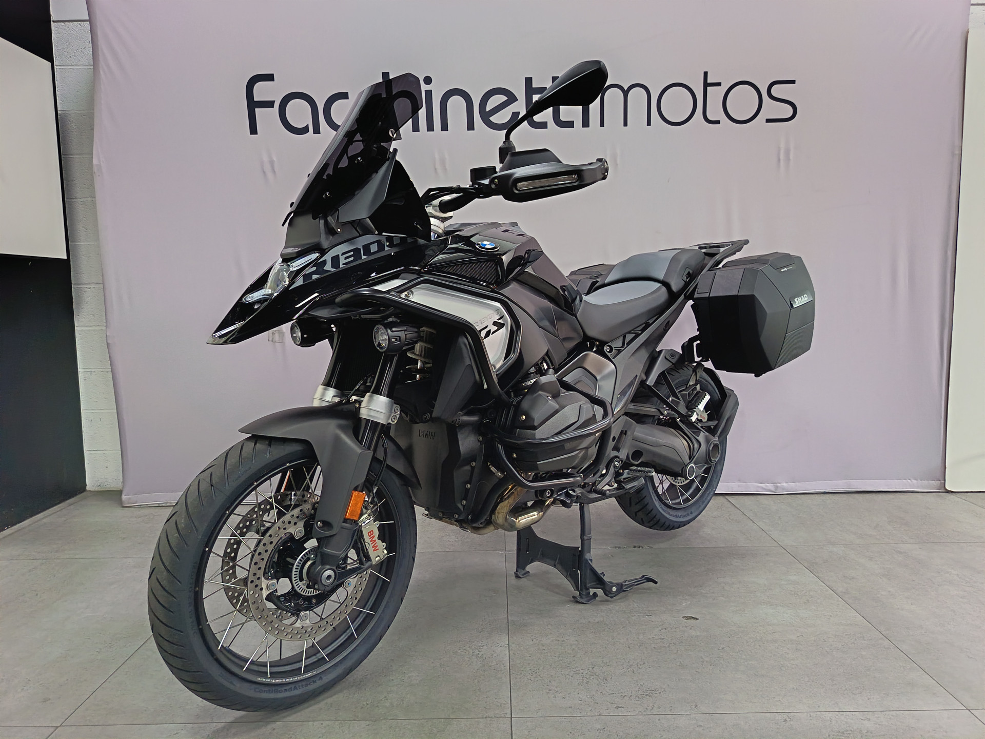 BMW R 1300 GS Triple Black *** Contrat d'entretien 09.2027 / 30.000 km ***-image-2
