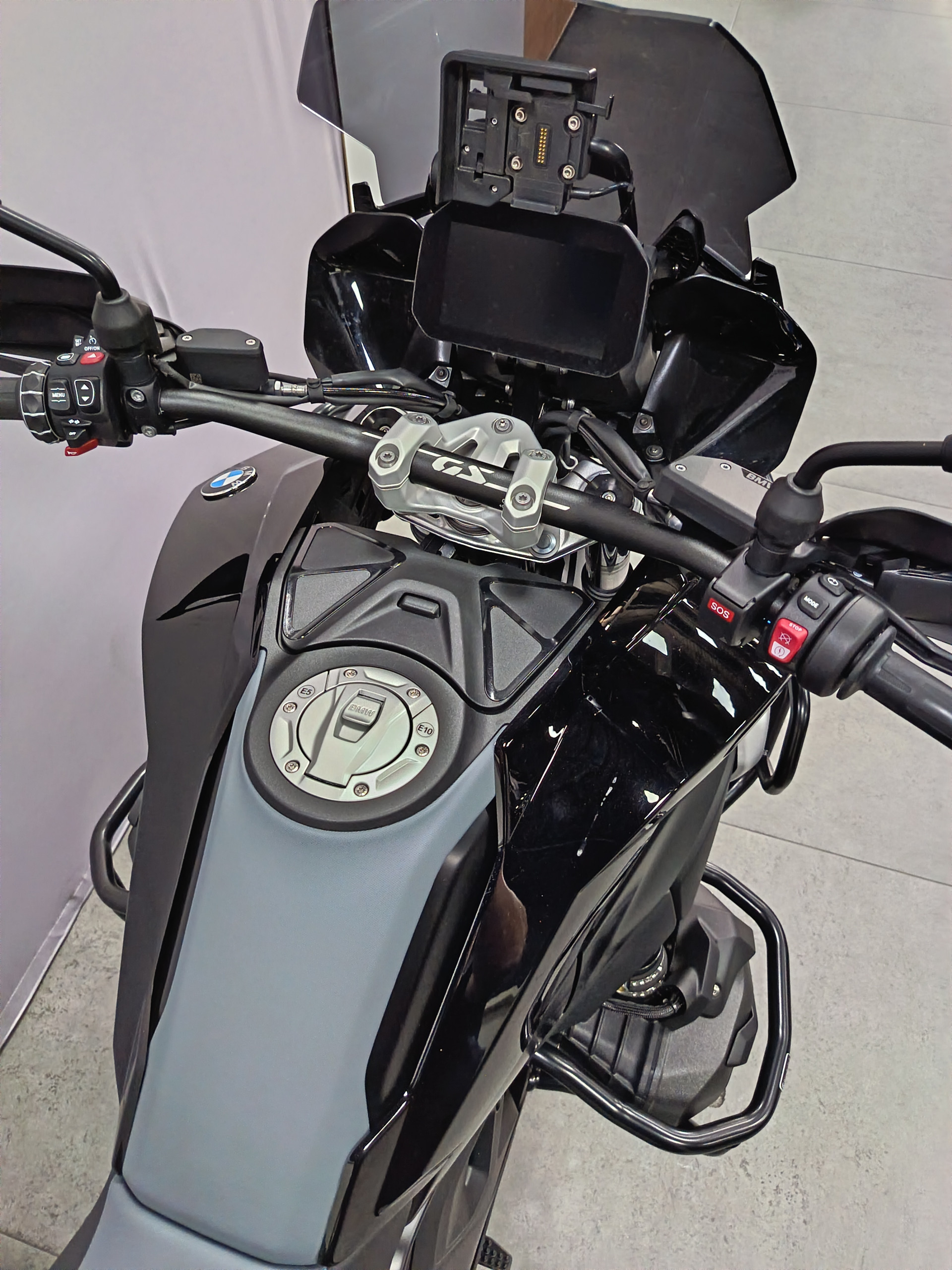BMW R 1300 GS Triple Black *** Contrat d'entretien 09.2027 / 30.000 km ***-image-4