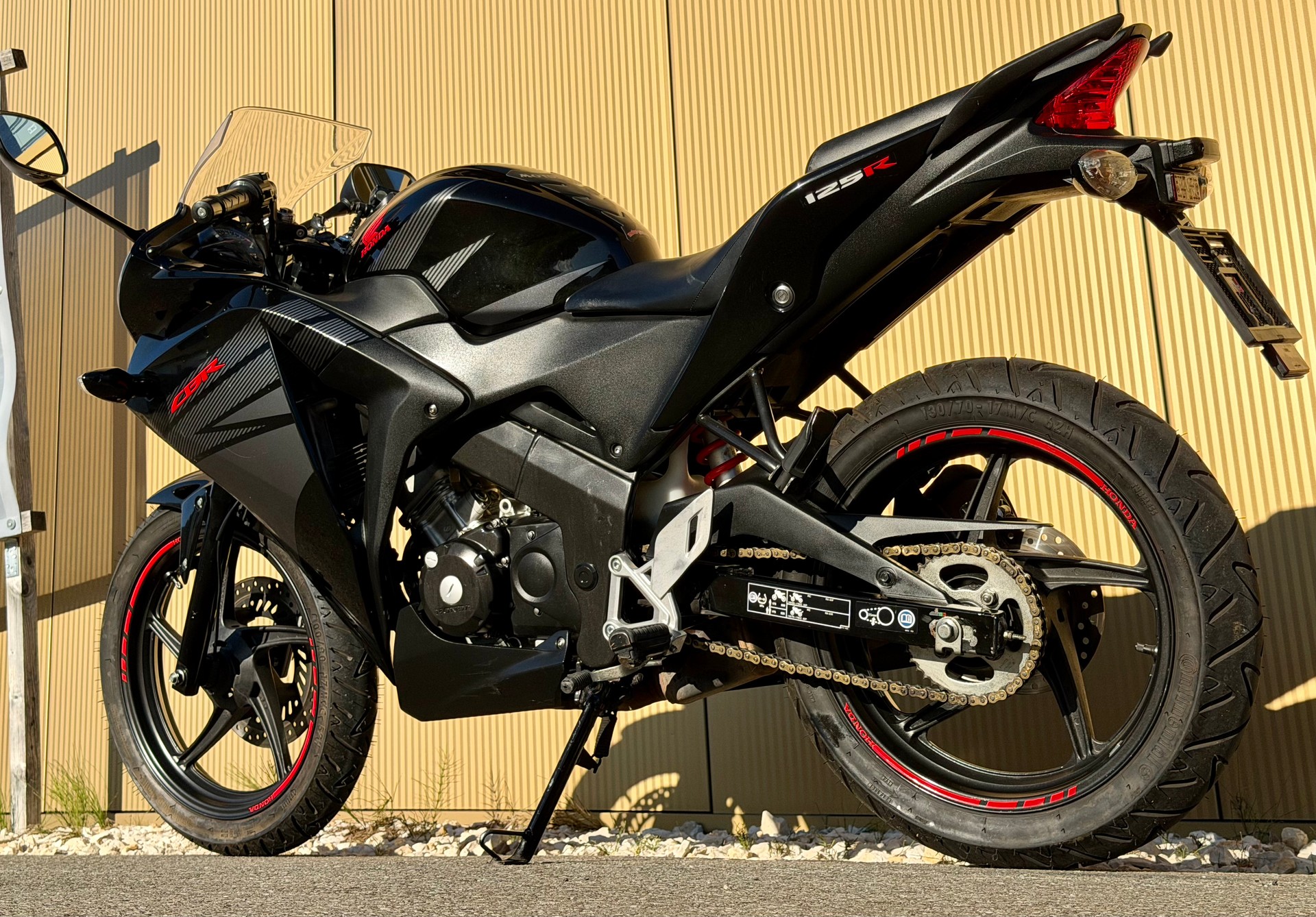 HONDA CBR 125 R-image-11