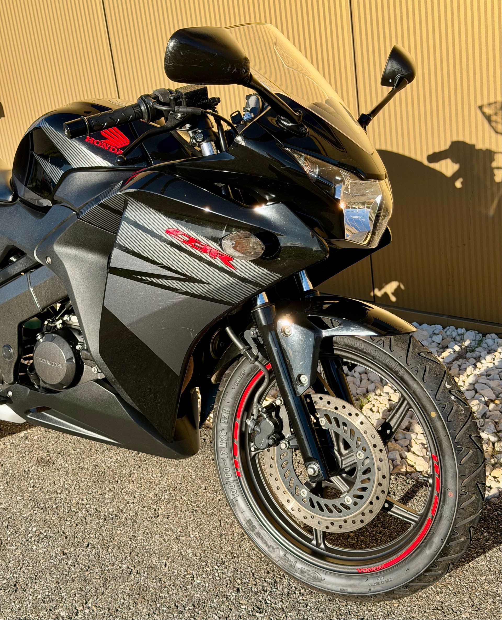 HONDA CBR 125 R-showroom-element-1