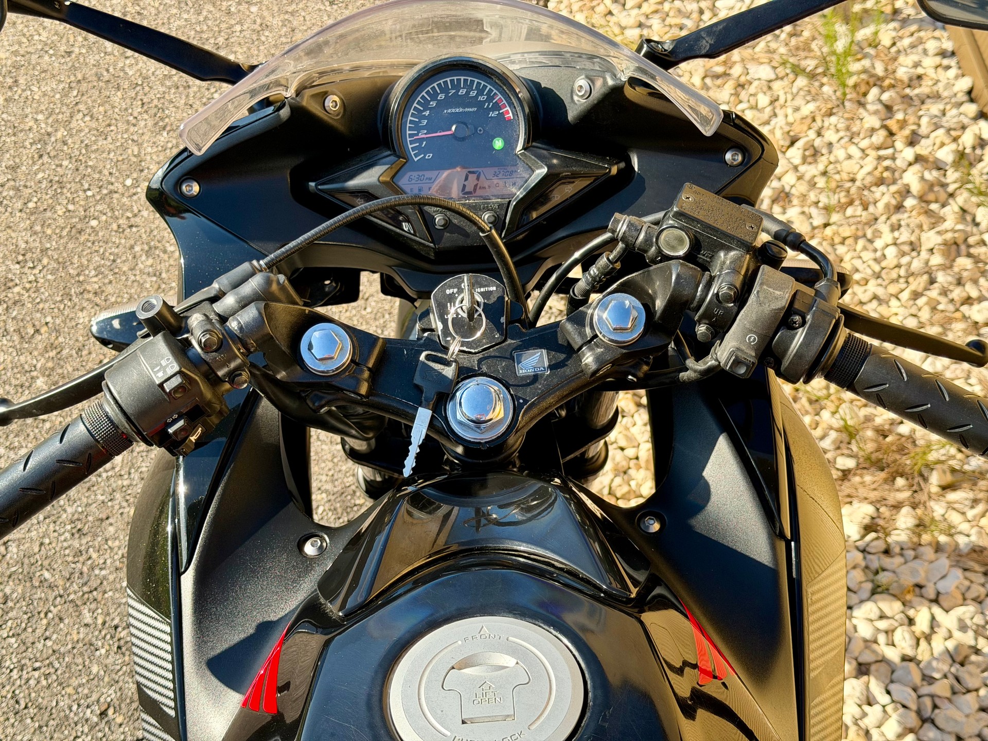 HONDA CBR 125 R-image-15
