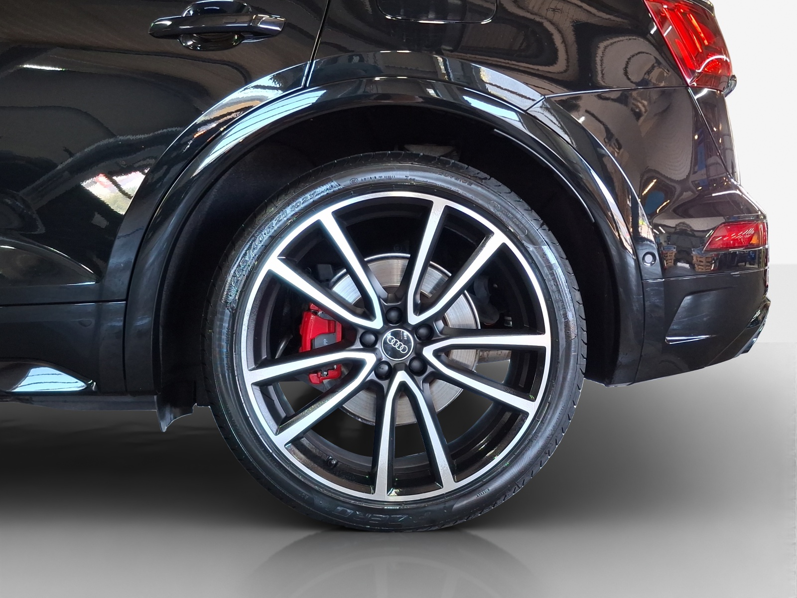 AUDI Q5 55 TFSI e PHEV S line quattro S-tronic-image-14