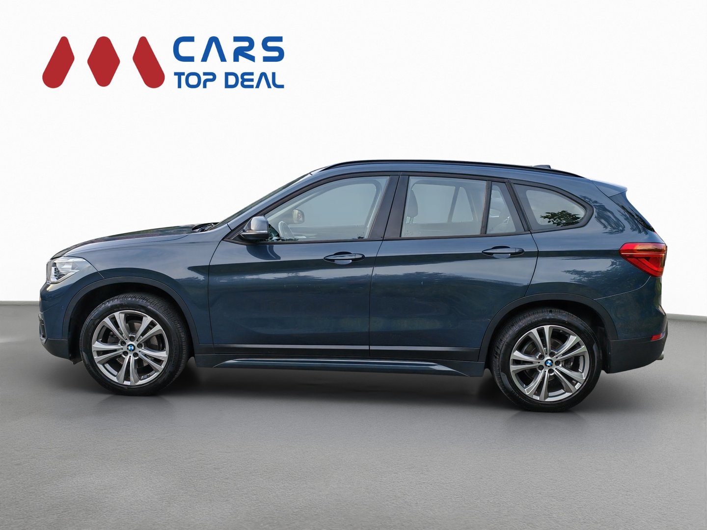 BMW X1 xDrive 18d Sport Line Steptronic – ACC, caméra, comfort access [Expertisé + Garantie 12 mois]-showroom-element-2