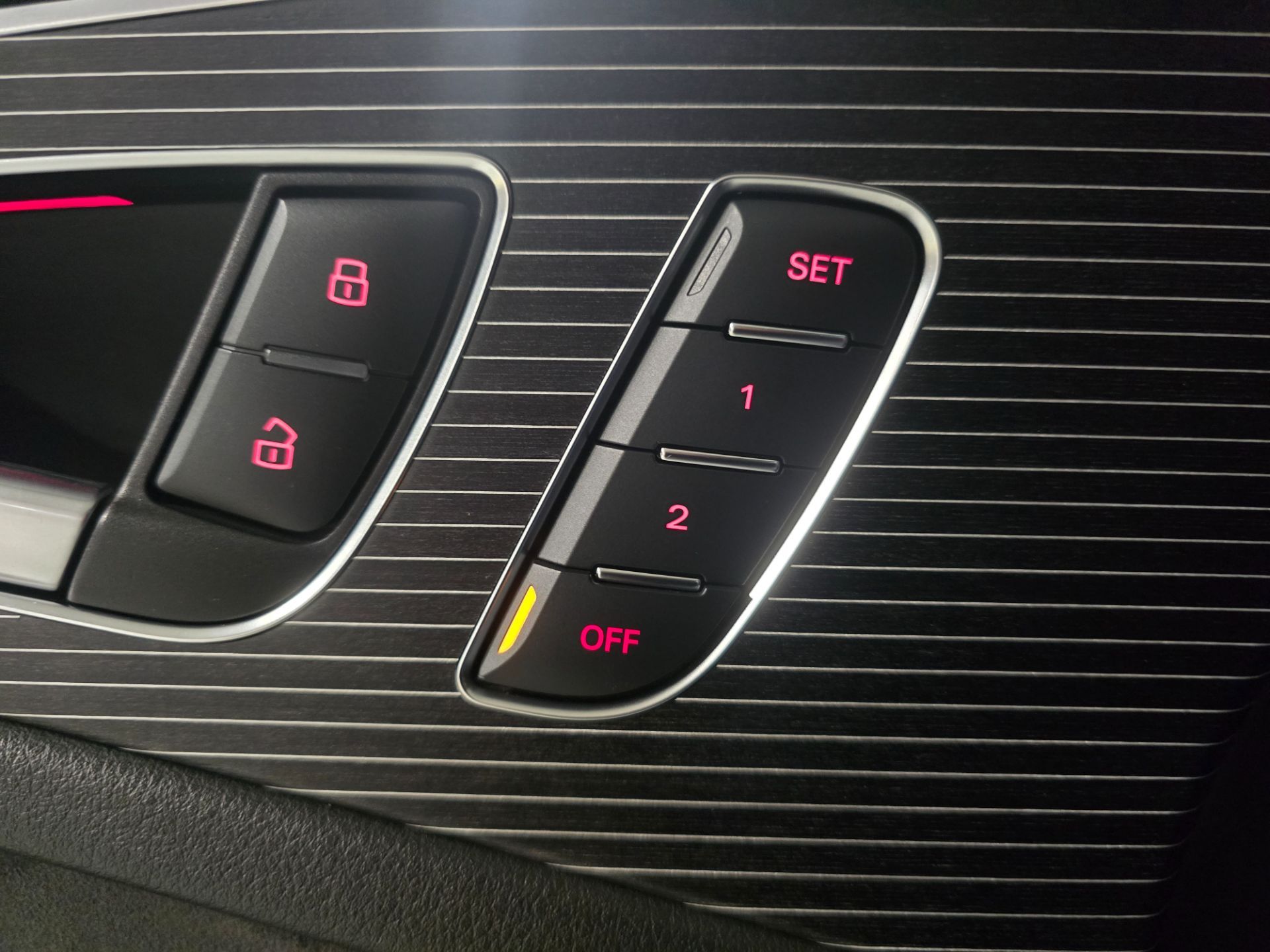 AUDI A6 Avant 3.0 BiTDI V6 qu. competition tiptronic-image-18