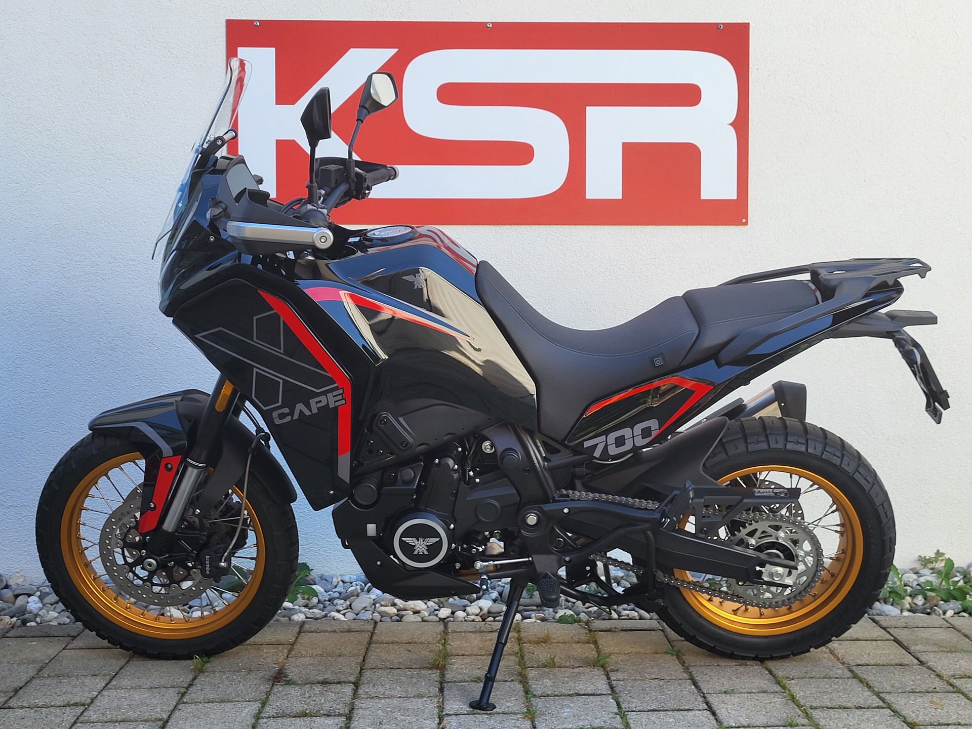 MOTO MORINI X-Cape 700 Gold Edition-image-1