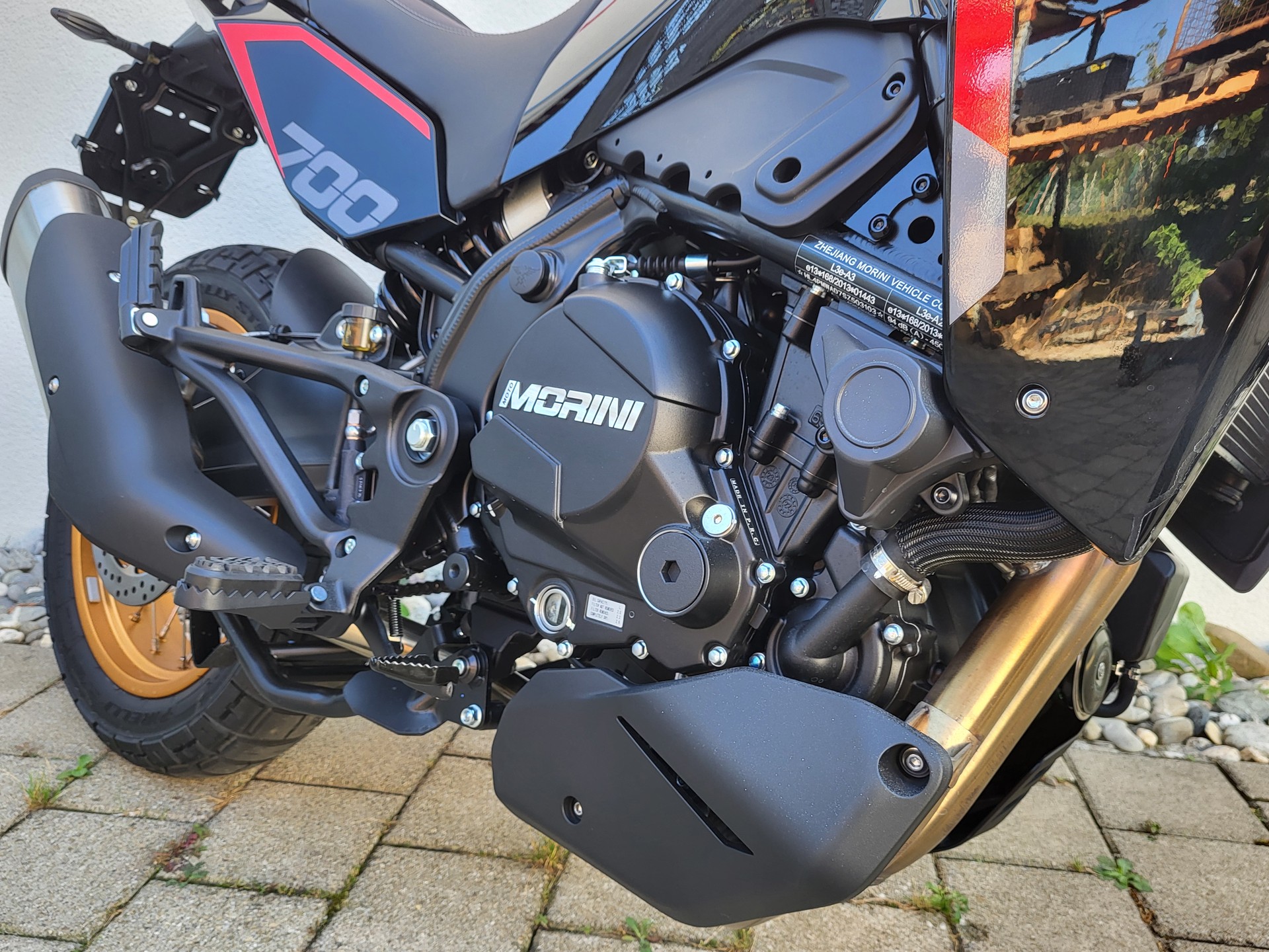 MOTO MORINI X-Cape 700 Gold Edition-image-9