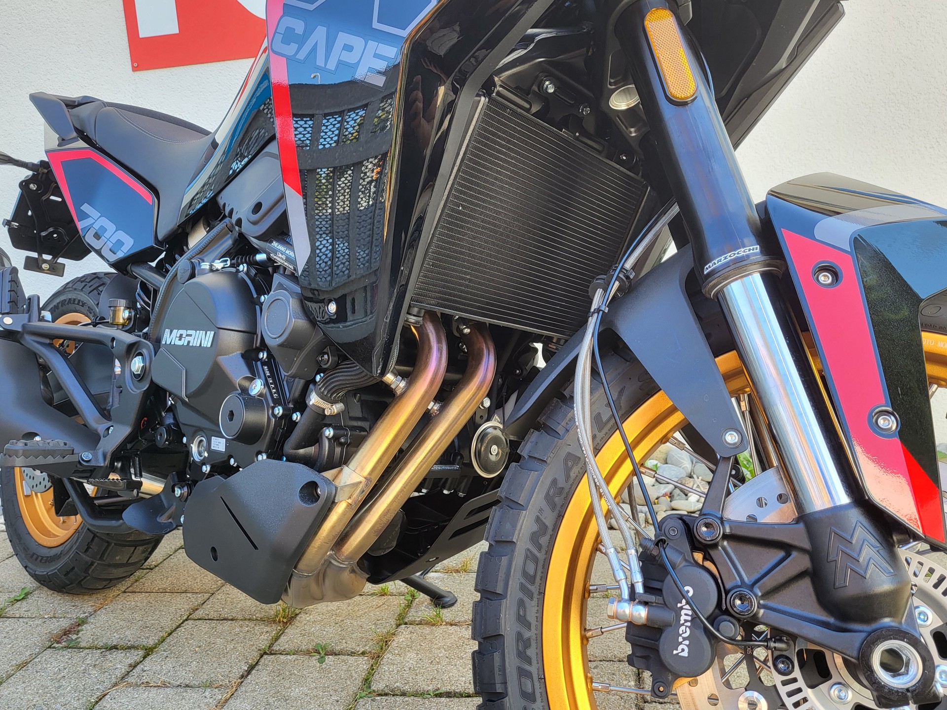 MOTO MORINI X-Cape 700 Gold Edition-image-6