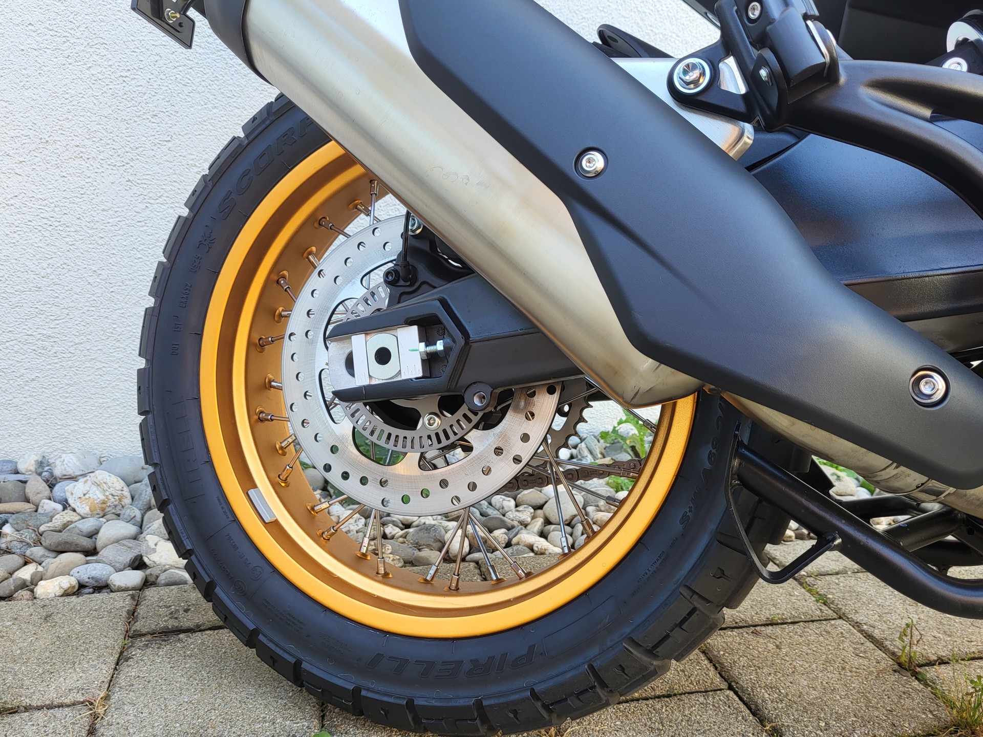 MOTO MORINI X-Cape 700 Gold Edition-image-12