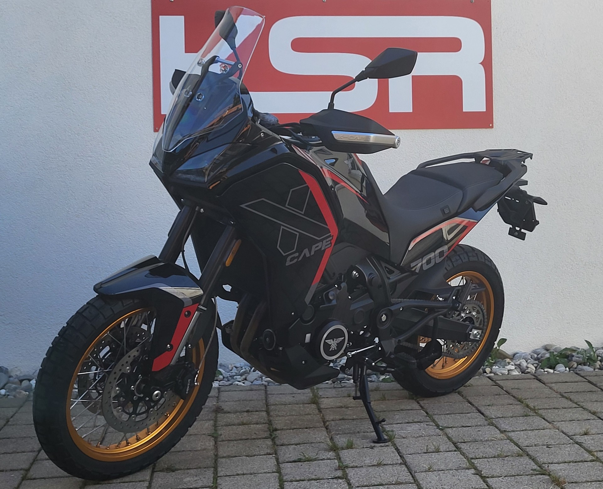 MOTO MORINI X-Cape 700 Gold Edition-image-3