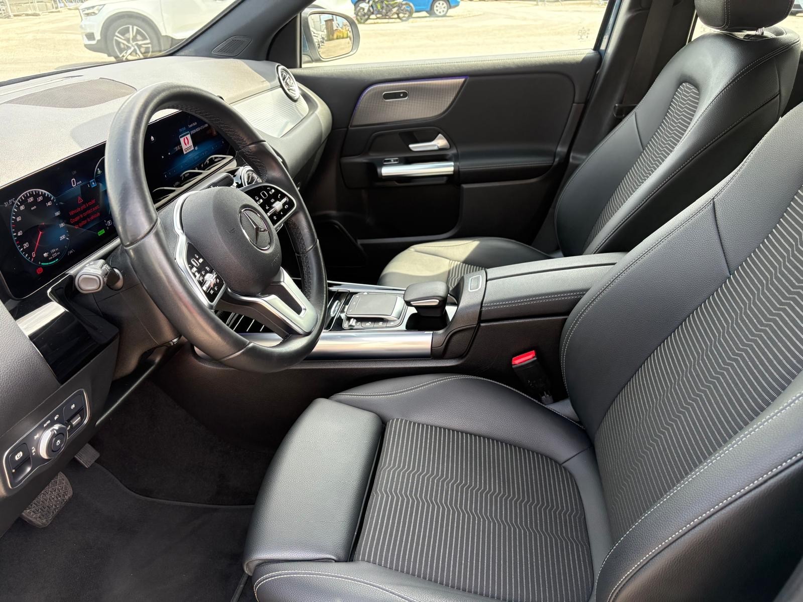MERCEDES-BENZ EQA 300 4Matic-image-8