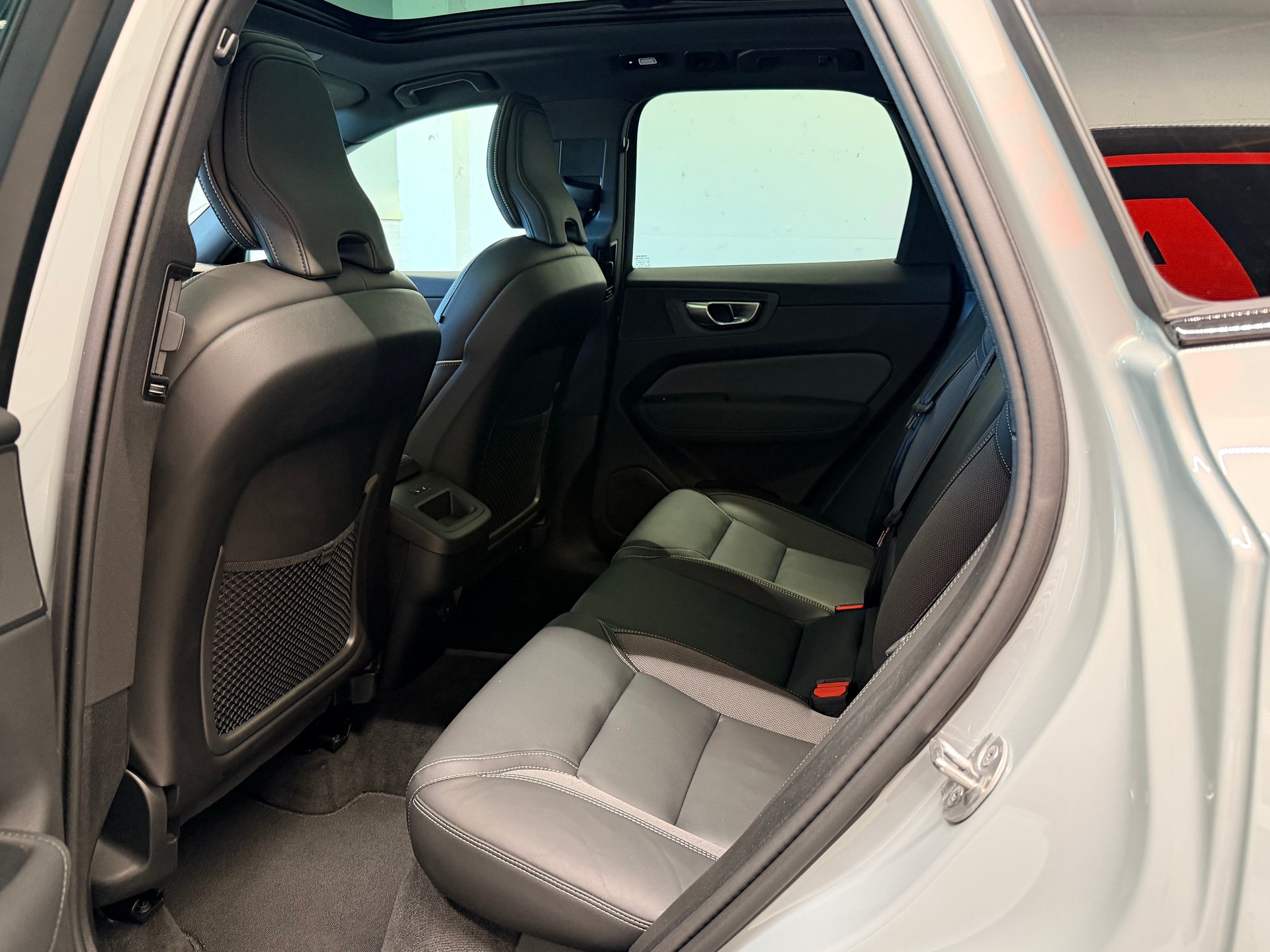VOLVO XC60 B5 Benzin Mild Hybrid AWD Black Edition Geartronic-image-15