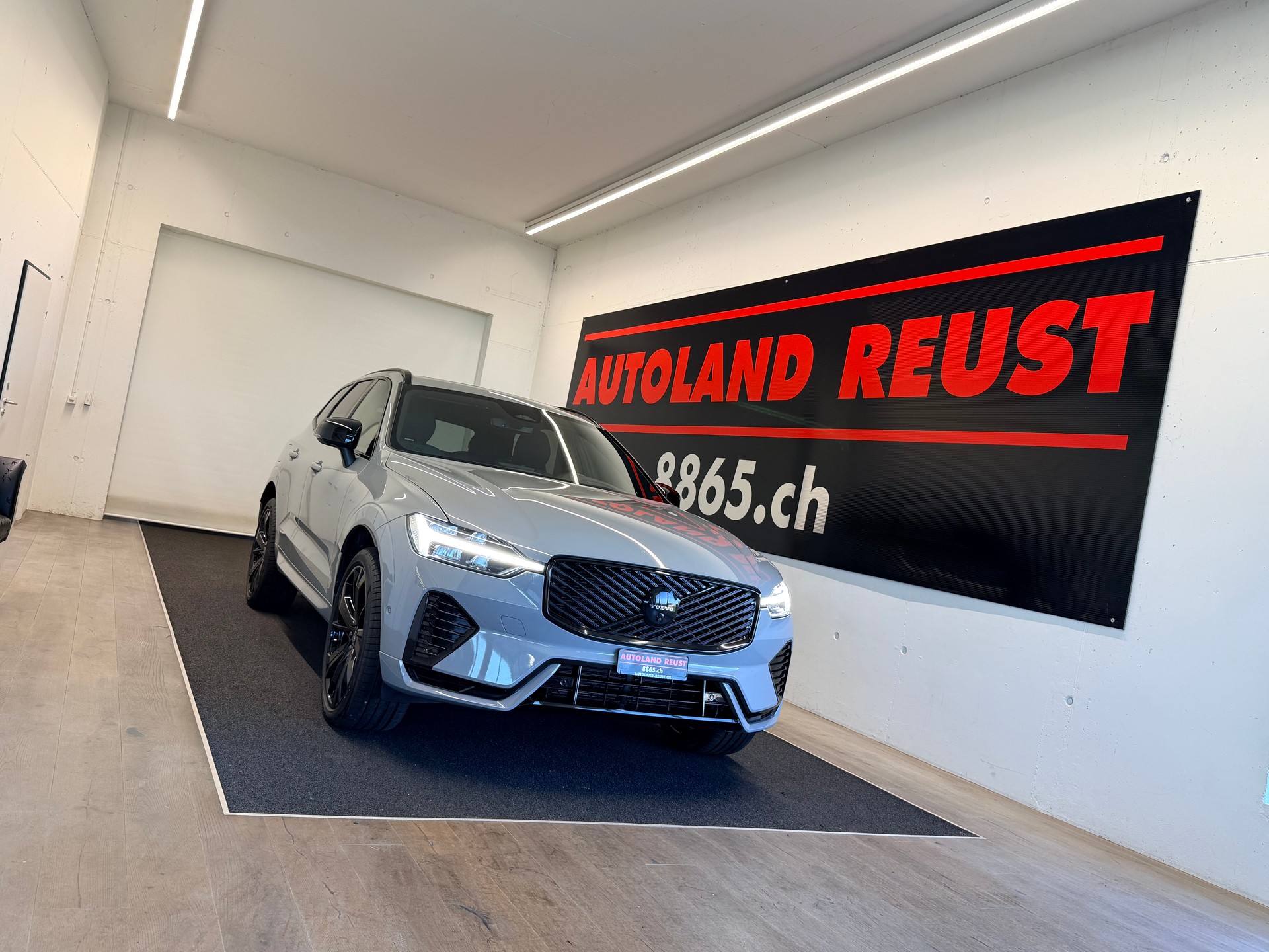 VOLVO XC60 B5 Benzin Mild Hybrid AWD Black Edition Geartronic